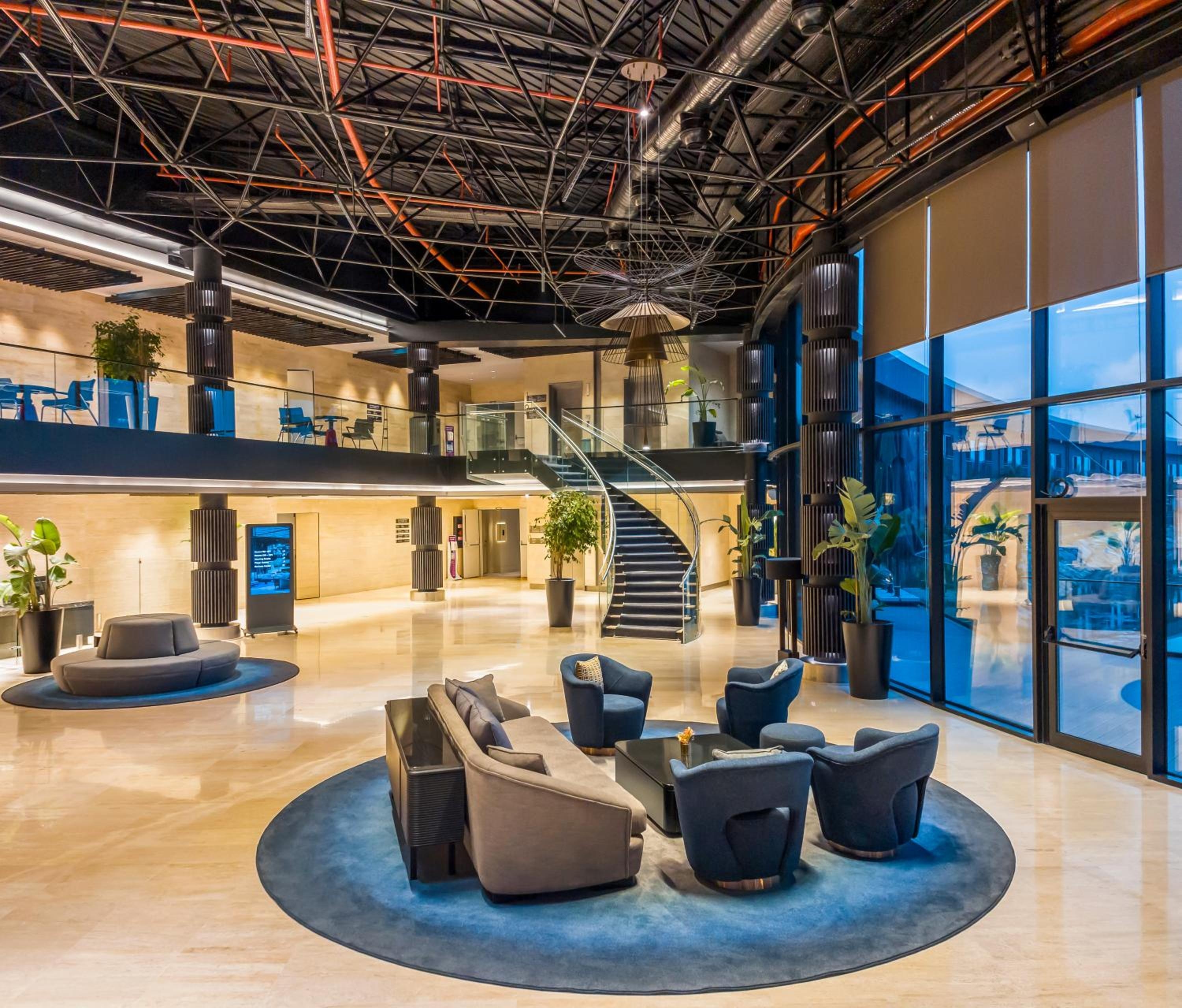 Foto de Crowne Plaza Istanbul Tuzla Viaport Marina by IHG
