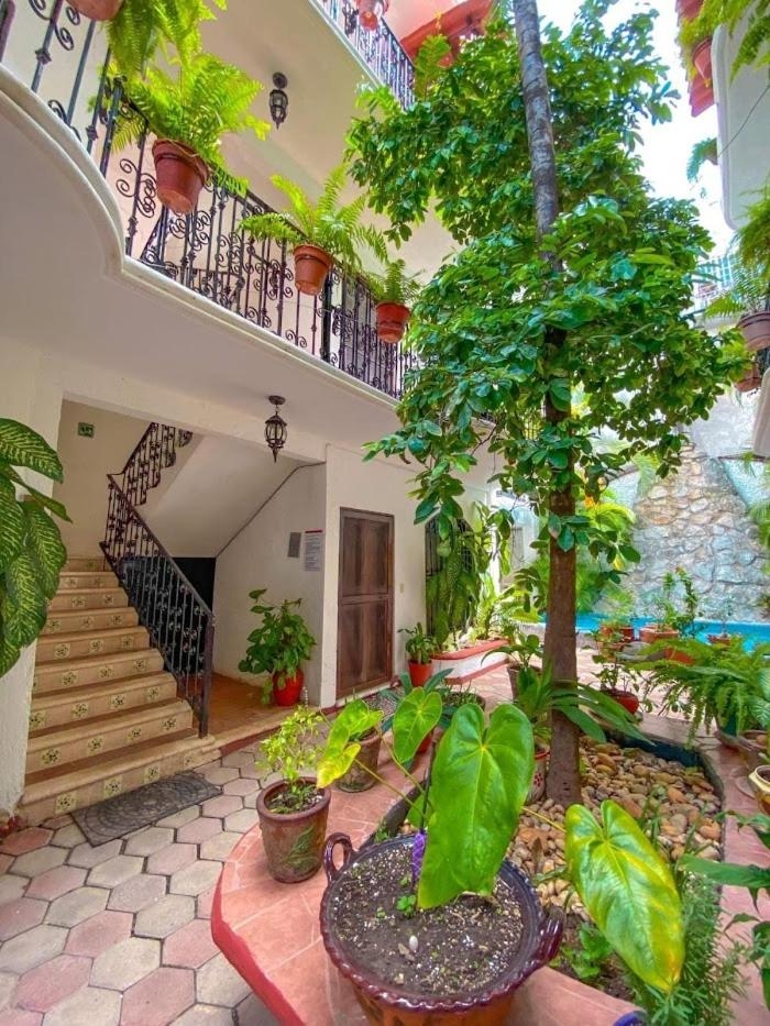 Foto de Apartment w/ PRIME location Mexican Colonial style