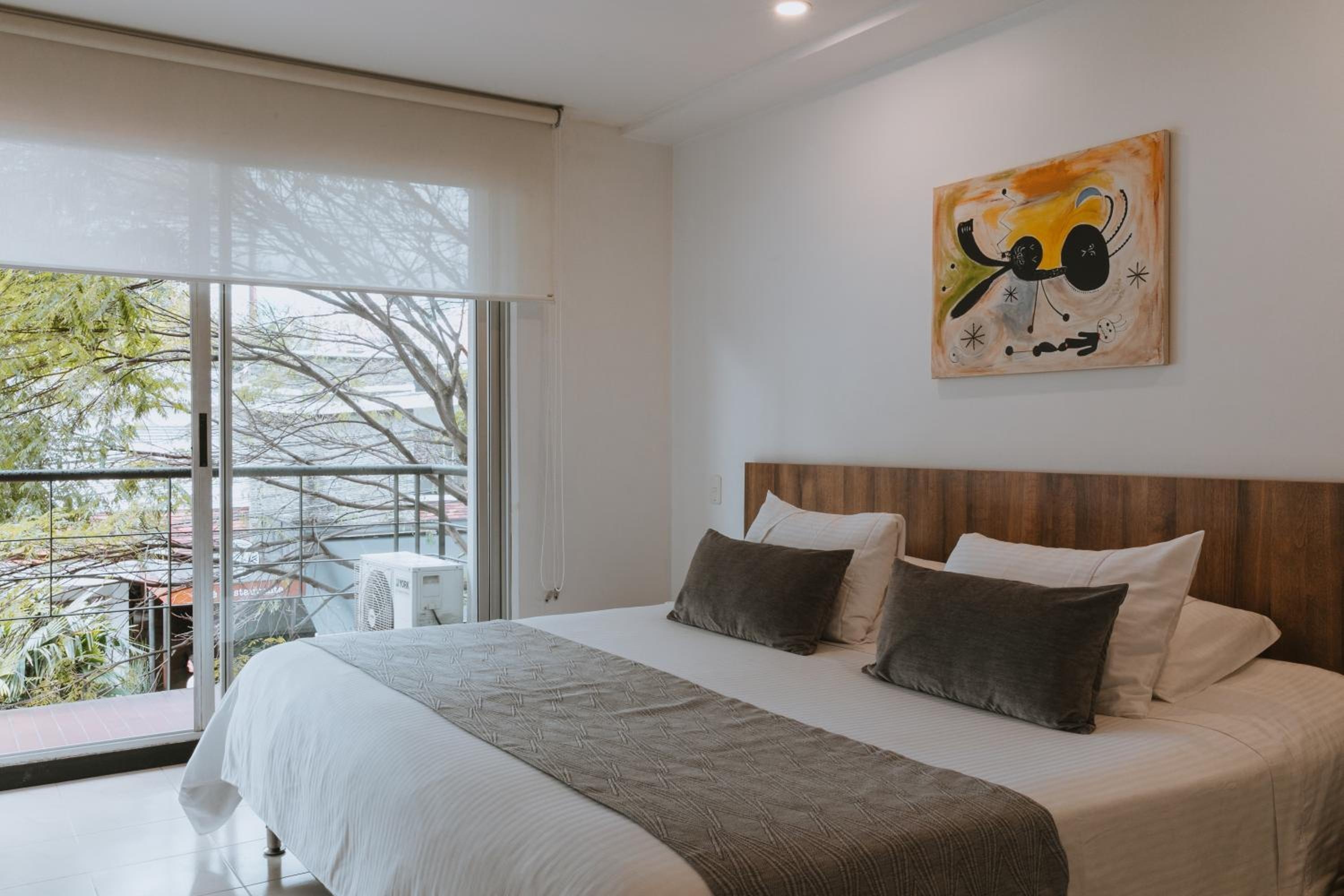 Foto de Travelers Orange Suites