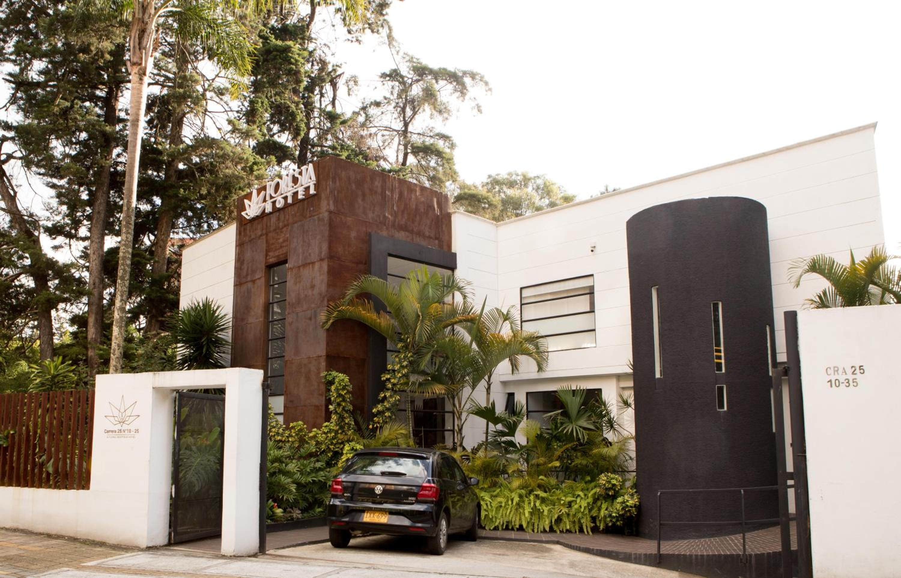 Foresta Hotel, Poblado