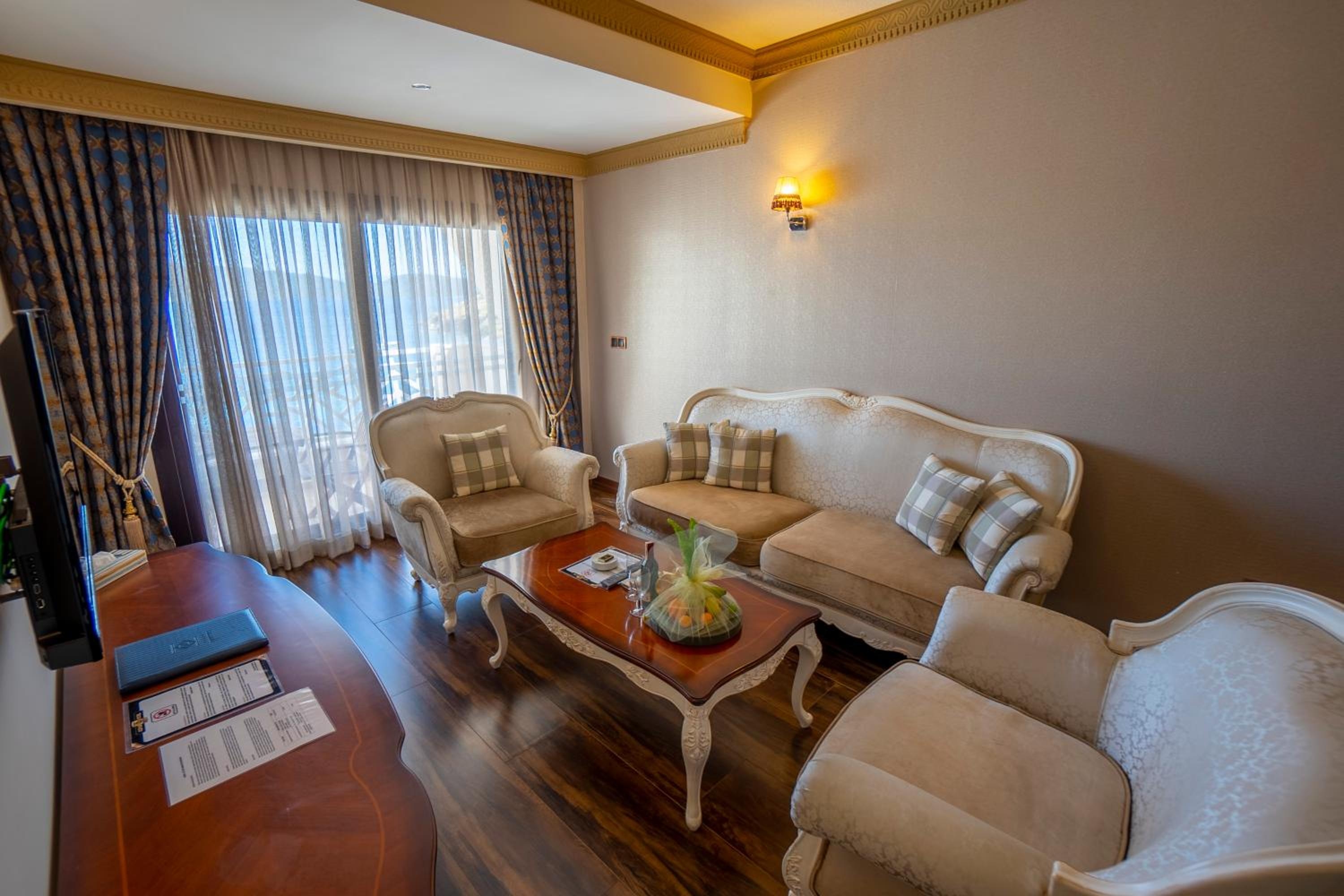 Foto de Azka Otel
