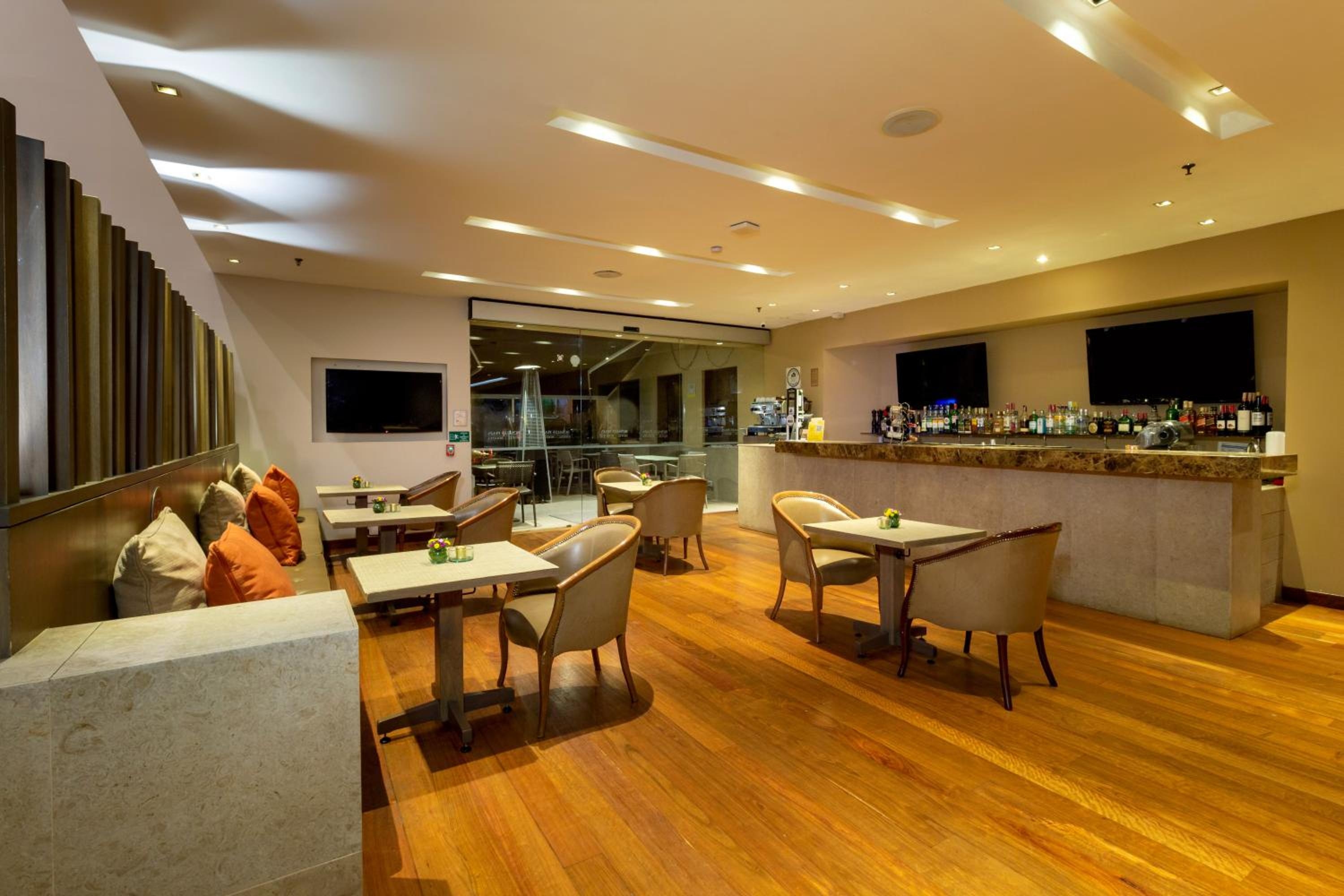 Foto de Hotel Rosales Plaza