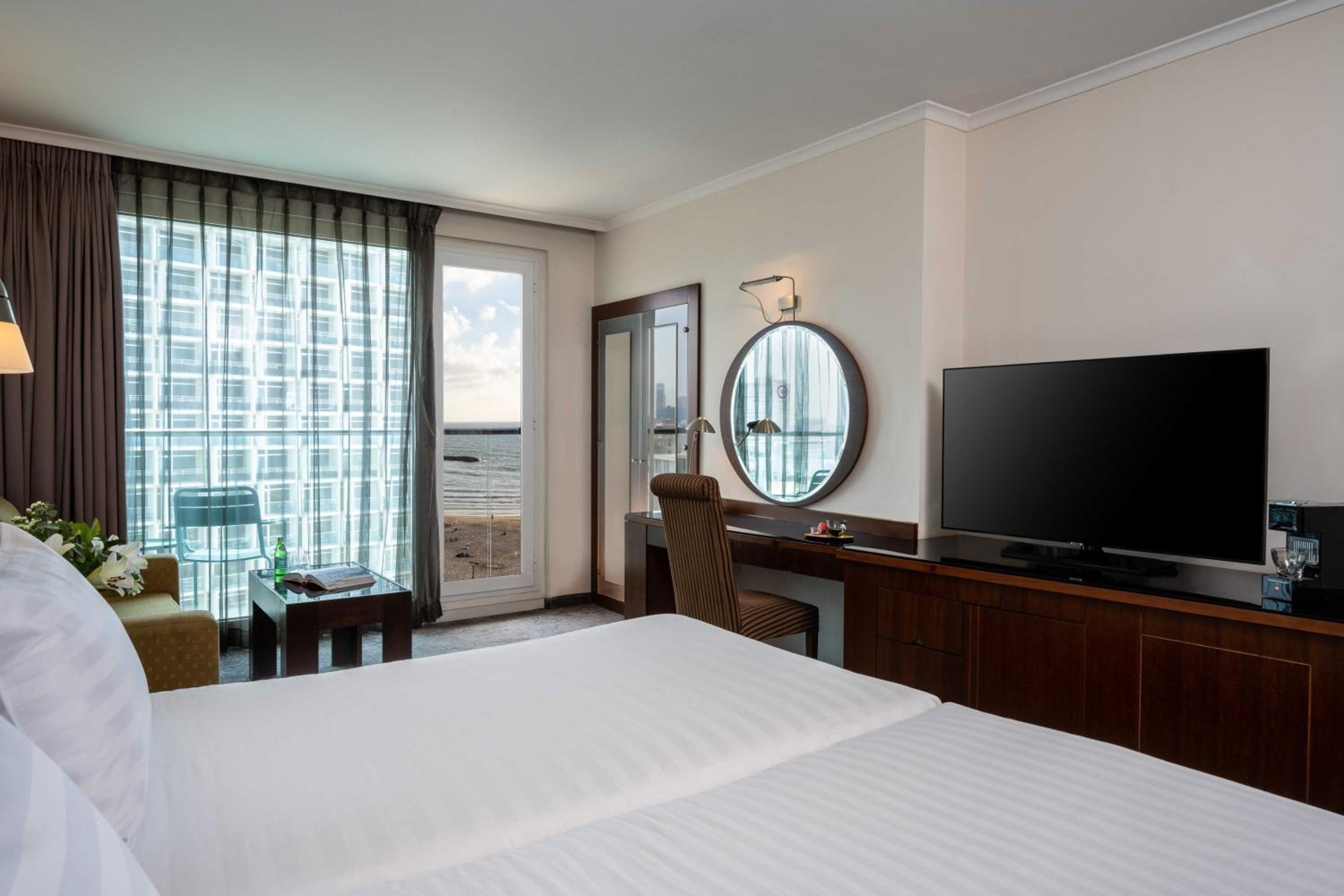 Foto de Crowne Plaza Tel Aviv Beach by IHG