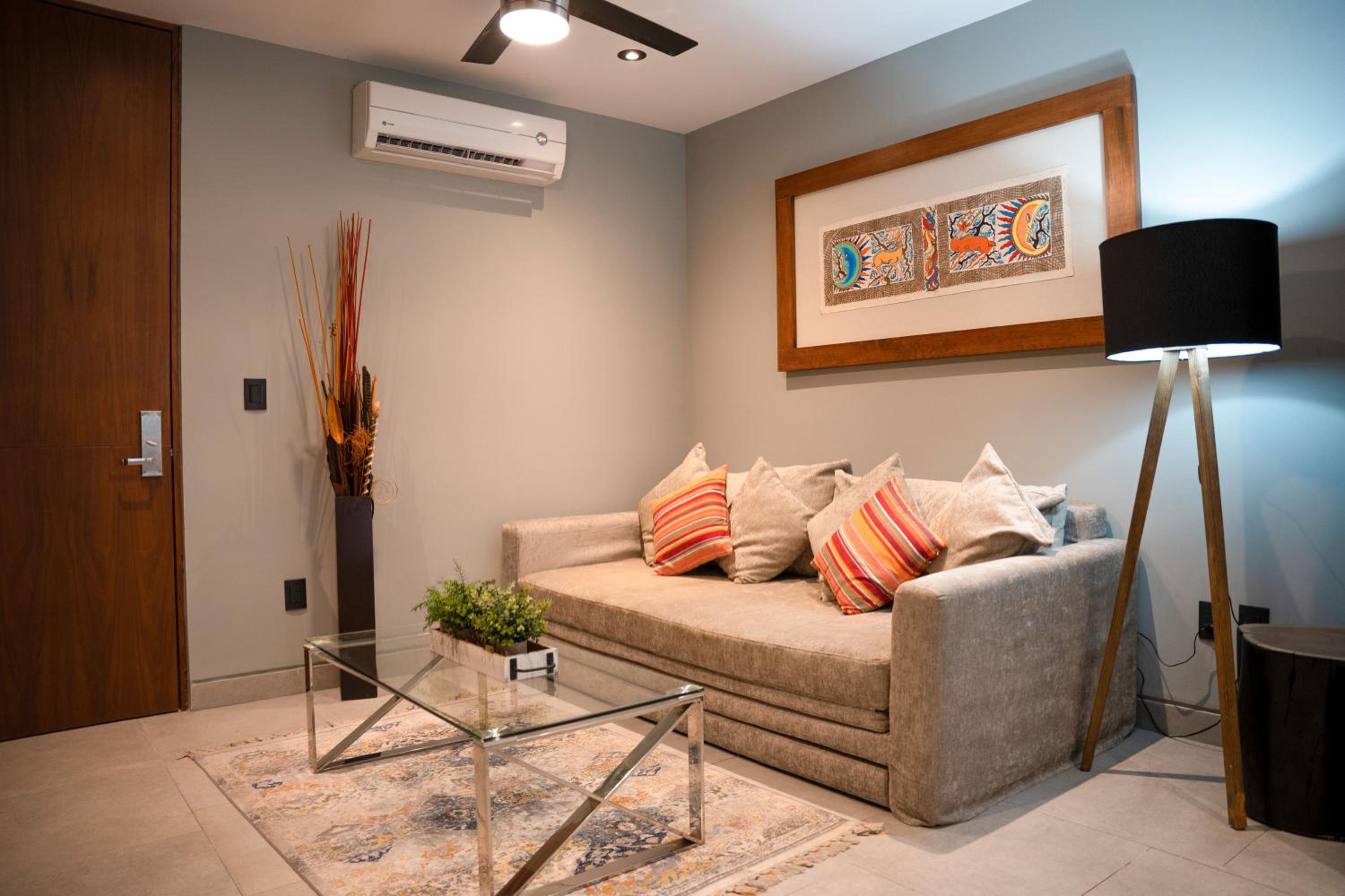 Foto de Downtown Luxury Apartment I RoofTop Cocobeach I By Yeah