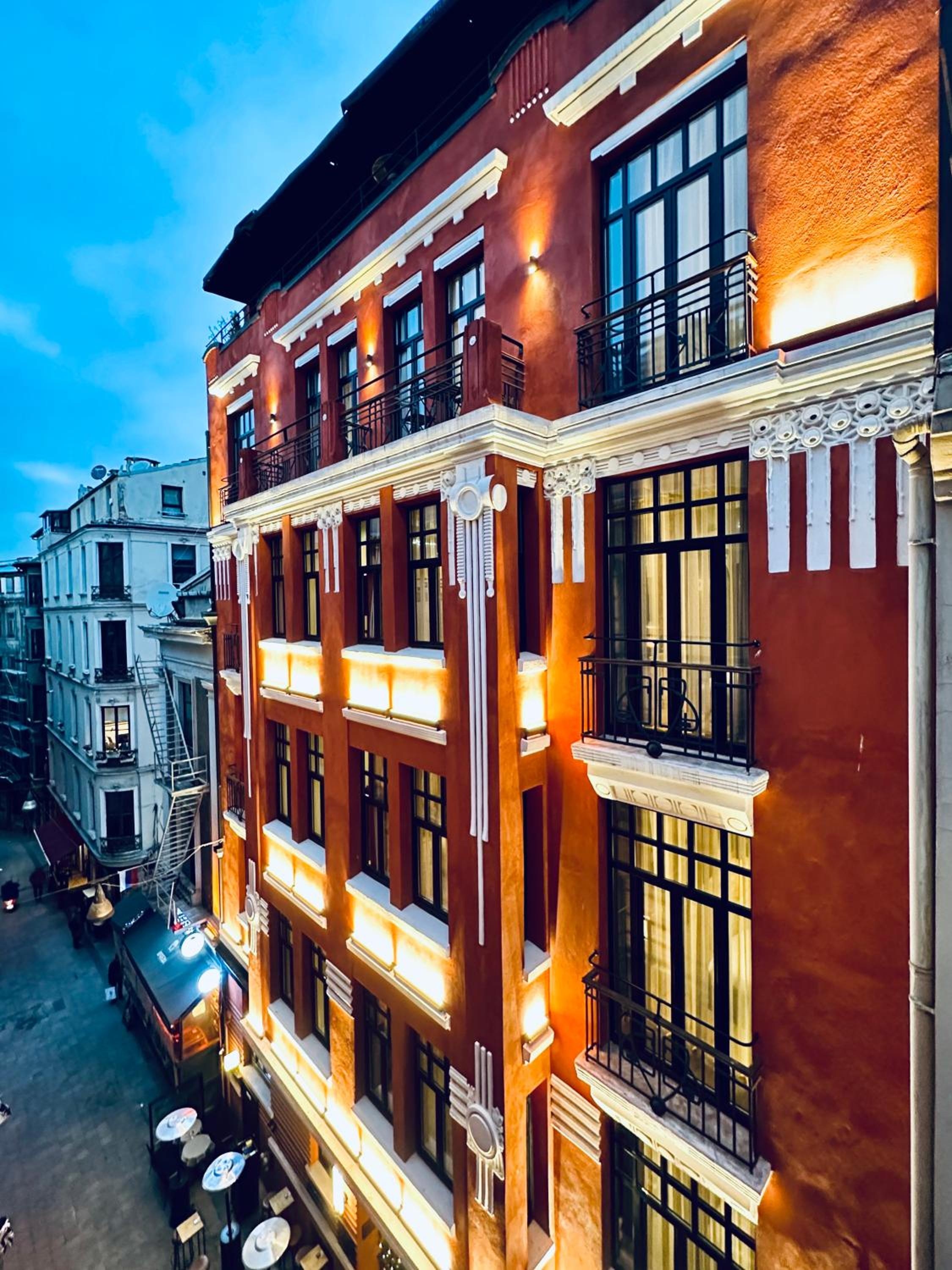 RUZ Hotels