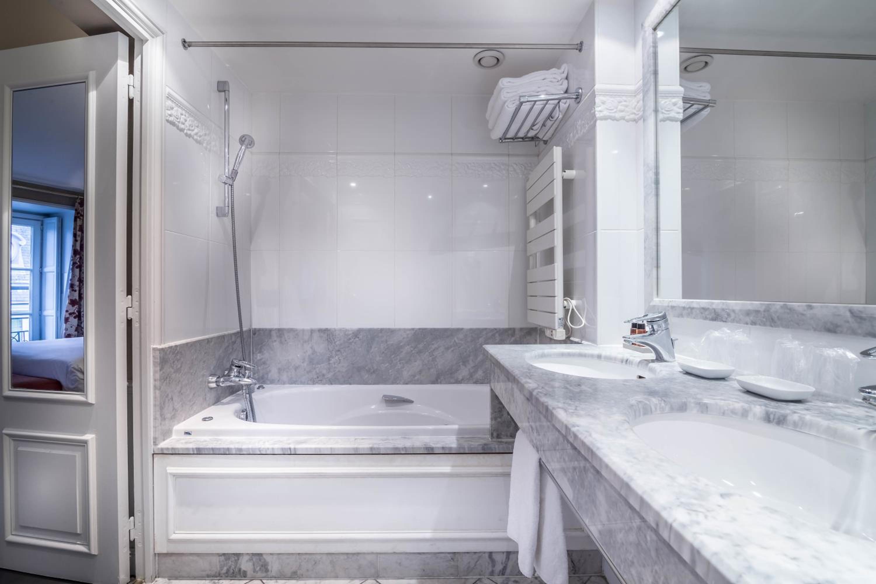 Foto de Hôtel Le Lavoisier & Spa