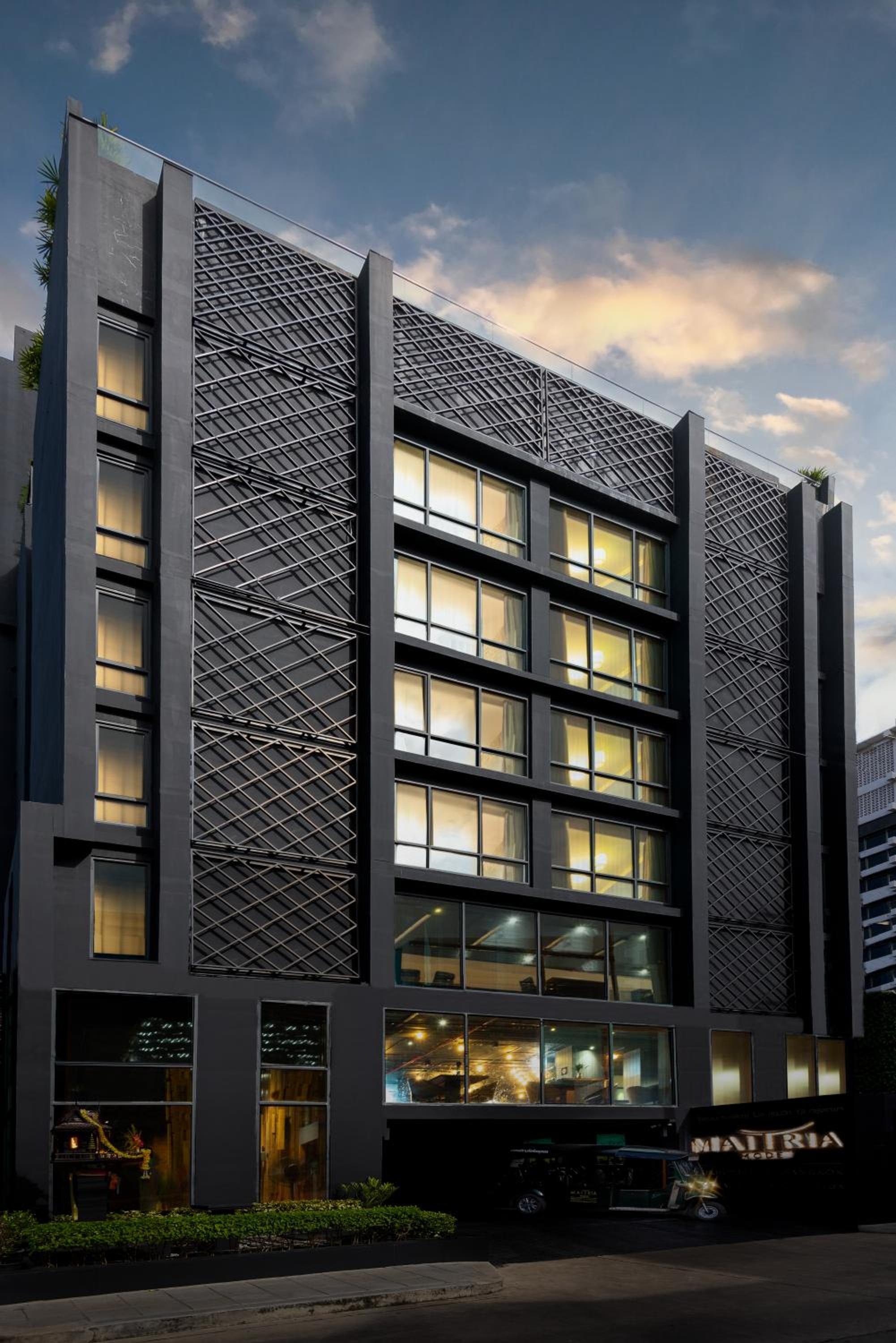 RakYim Siam - Sukhumvit 15