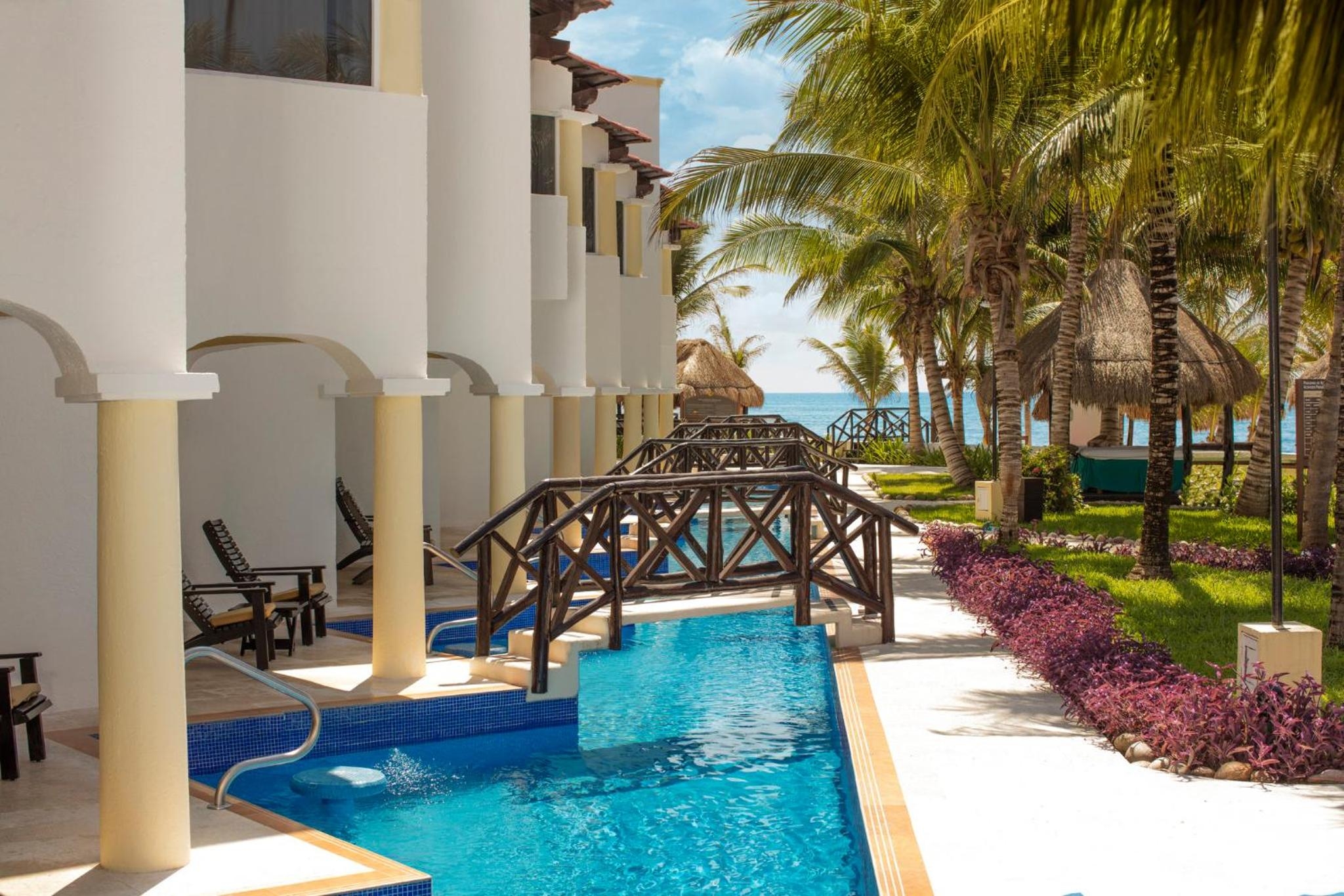 Foto de Hidden Beach Resort Au Naturel Adults Only, All & More Inclusive