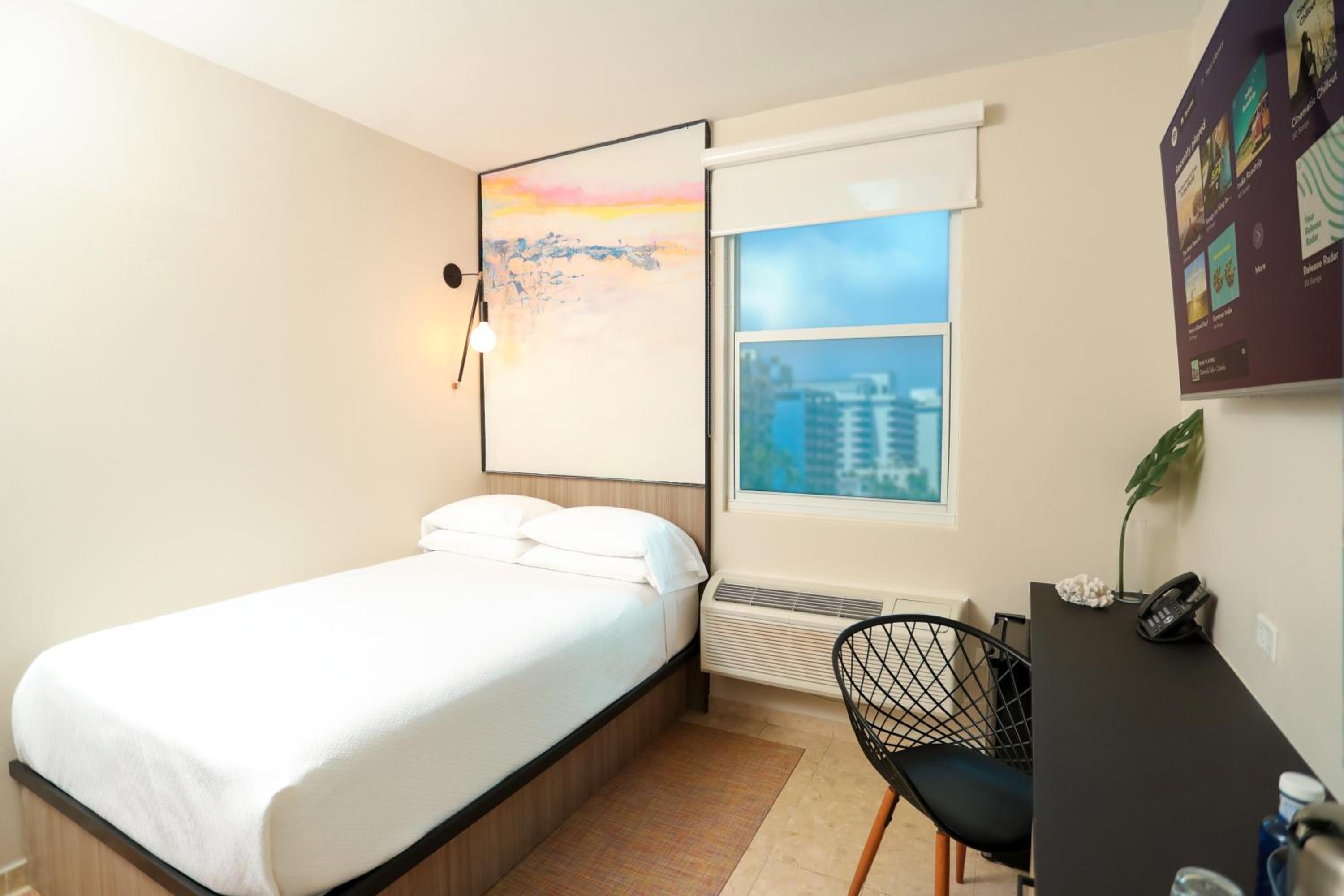 Foto de The Tryst Beachfront Hotel
