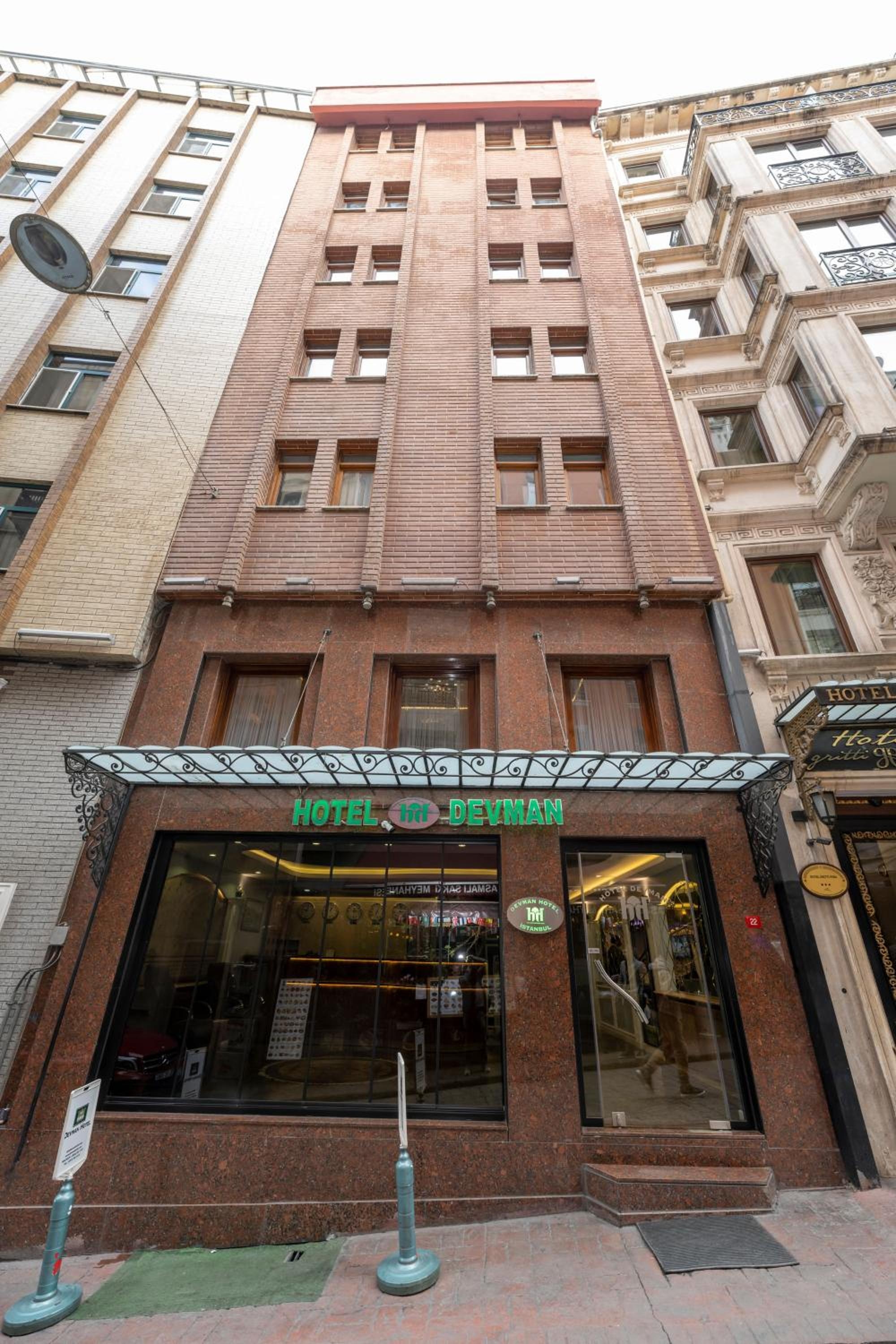 The Hotel Devman & Terrace