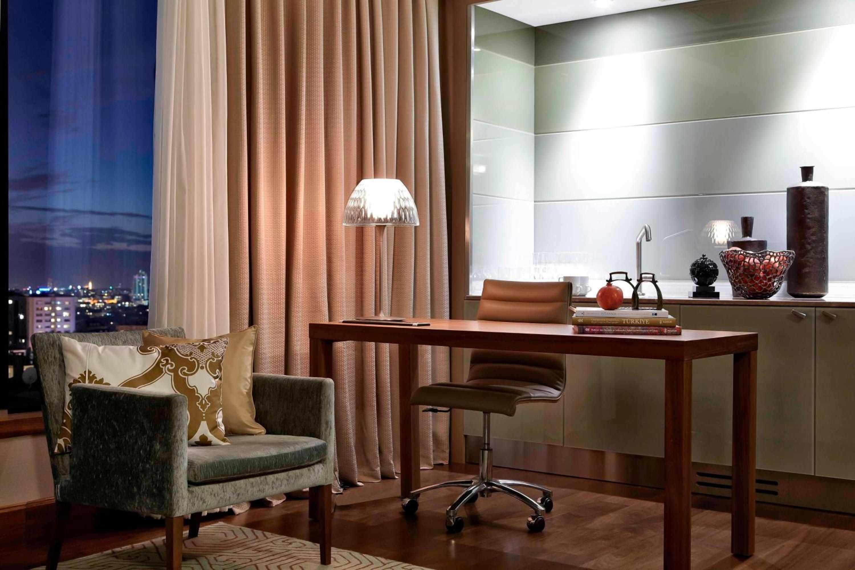 Foto de Renaissance Istanbul Polat Bosphorus Hotel