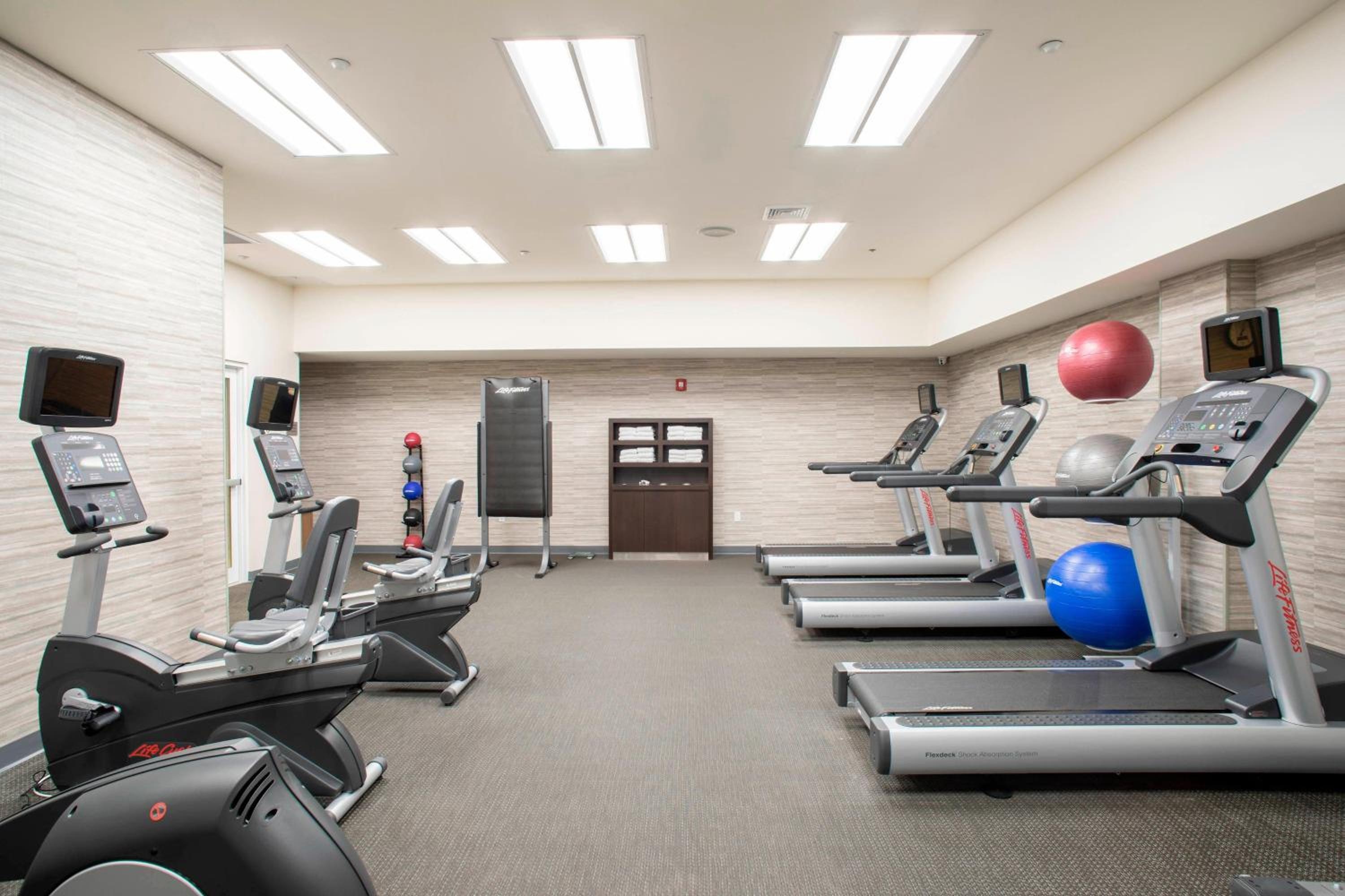 Foto de Courtyard by Marriott New York Queens/Fresh Meadows