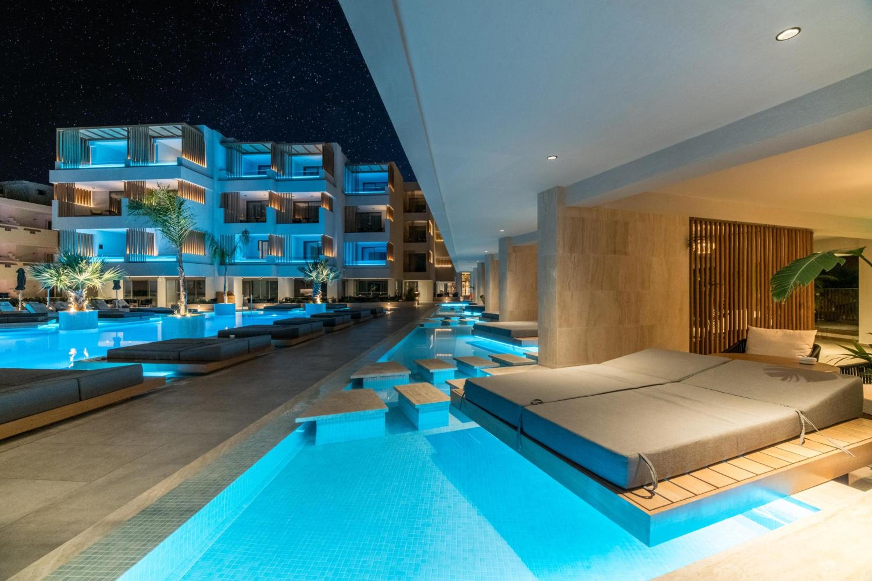 Foto de AKASHA Beach Hotel & Spa