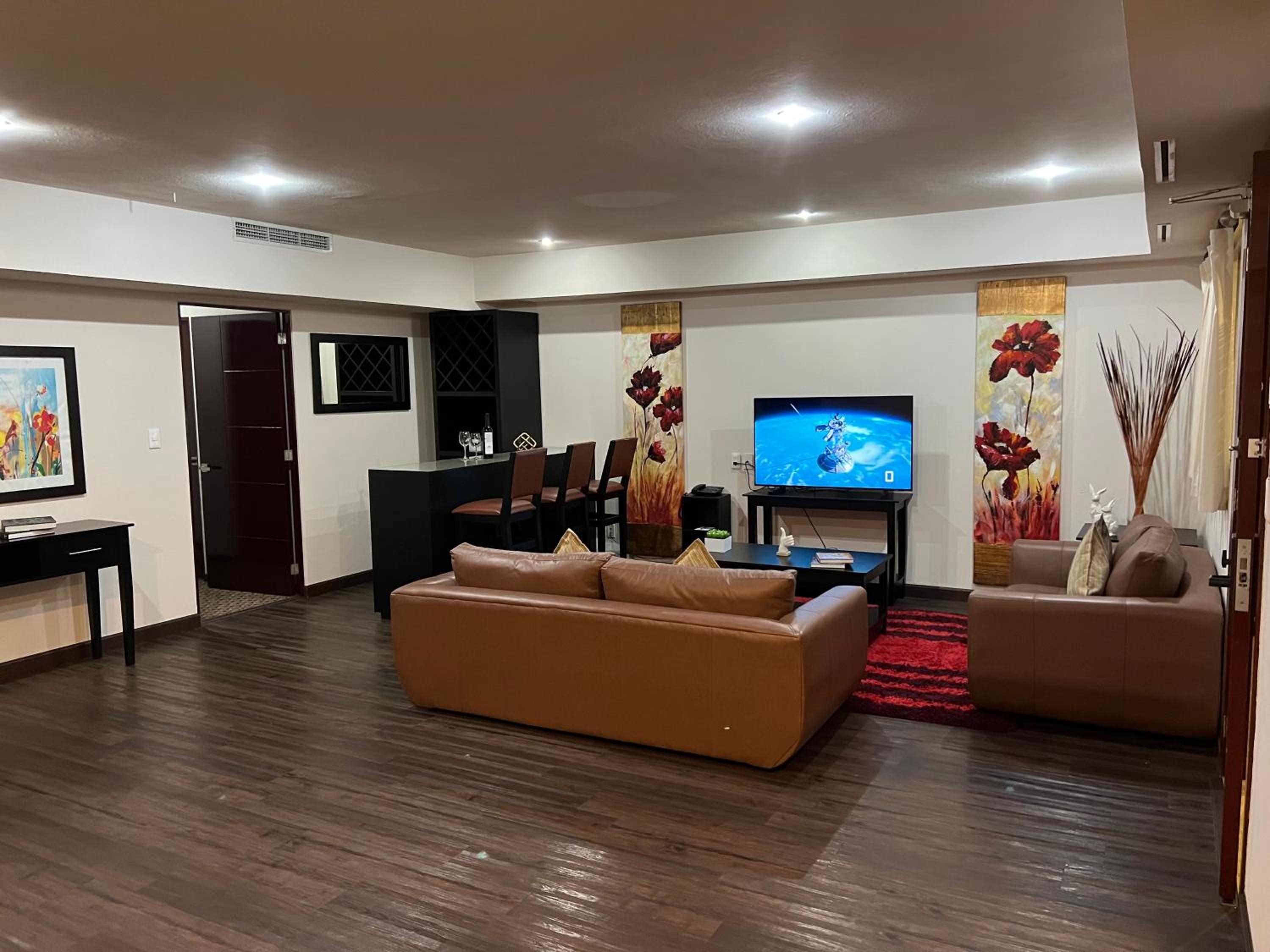 Foto de St Isidro Suites Corporate Housing SPA & Wellness Center