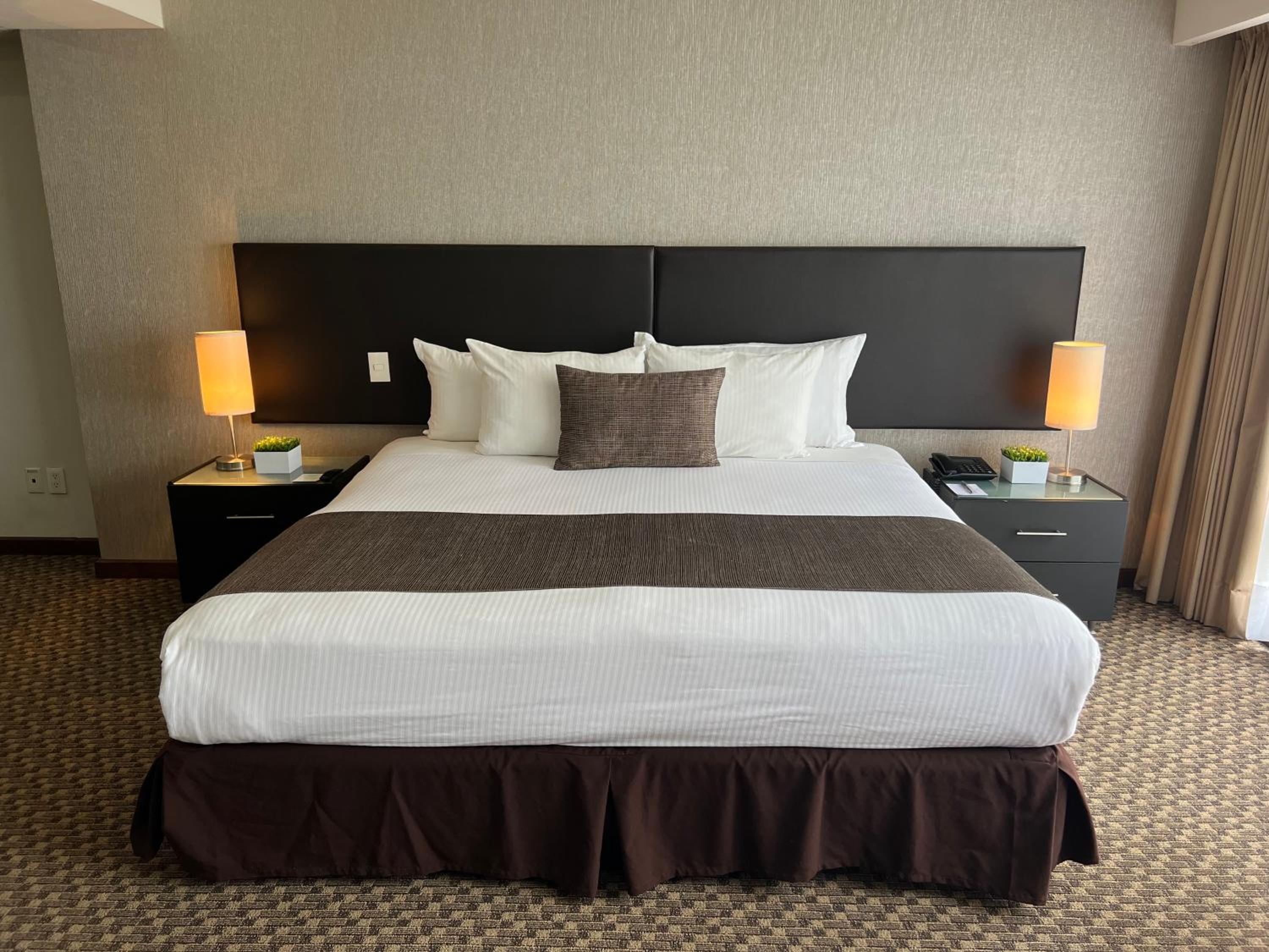 Foto de St Isidro Suites Corporate Housing SPA & Wellness Center