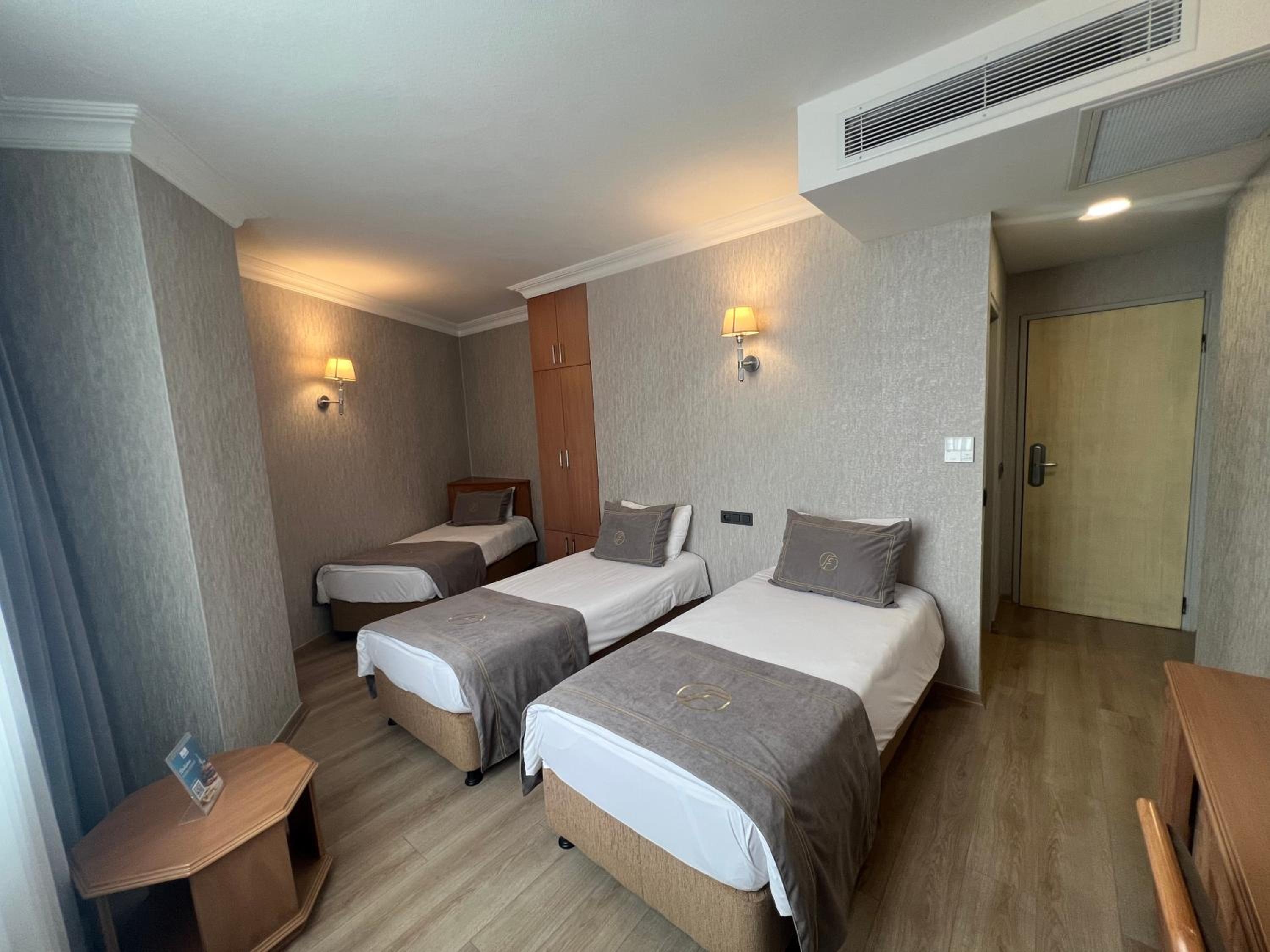 Foto de Fuar Hotel