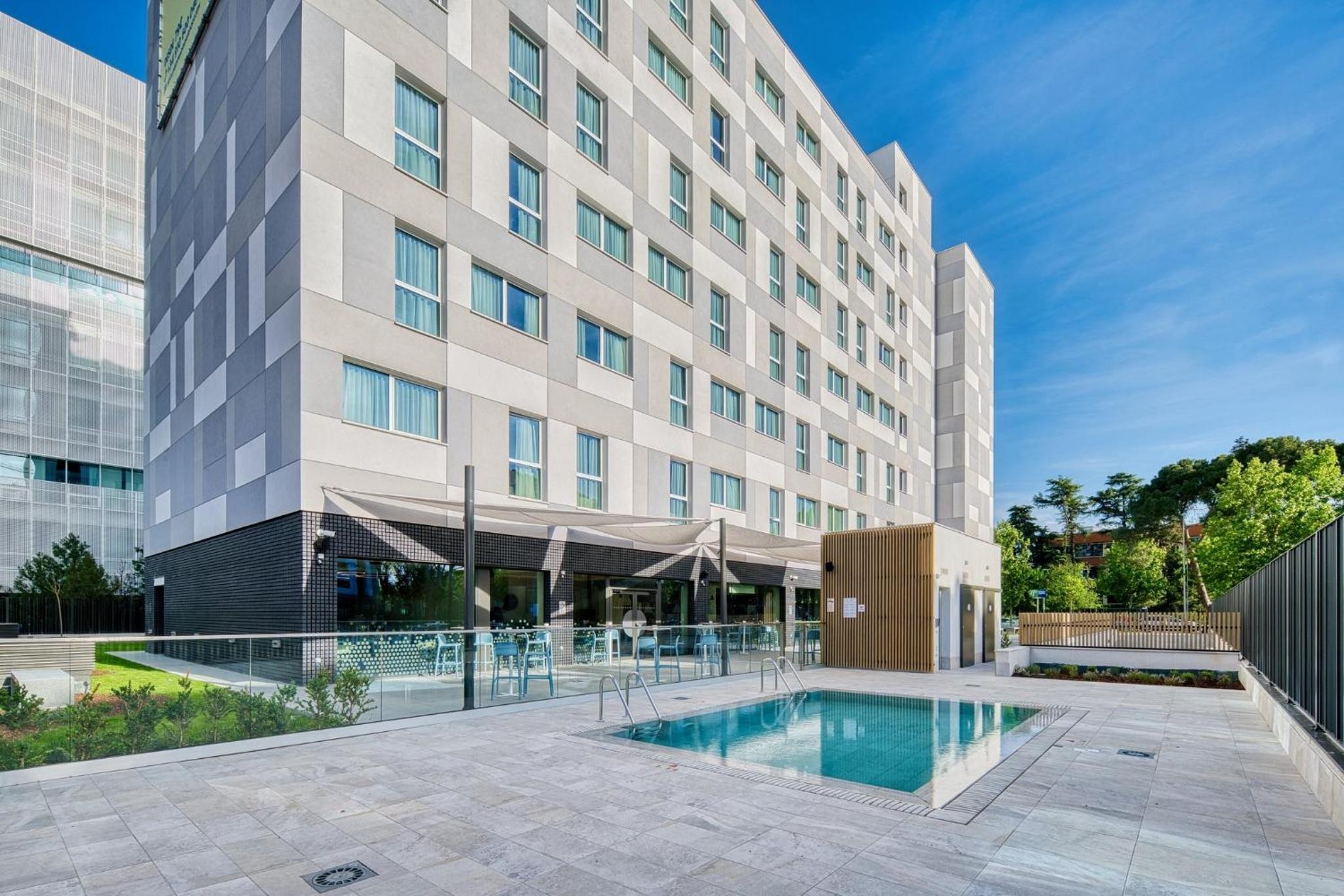 Holiday Inn Express - Madrid - Airport by IHG