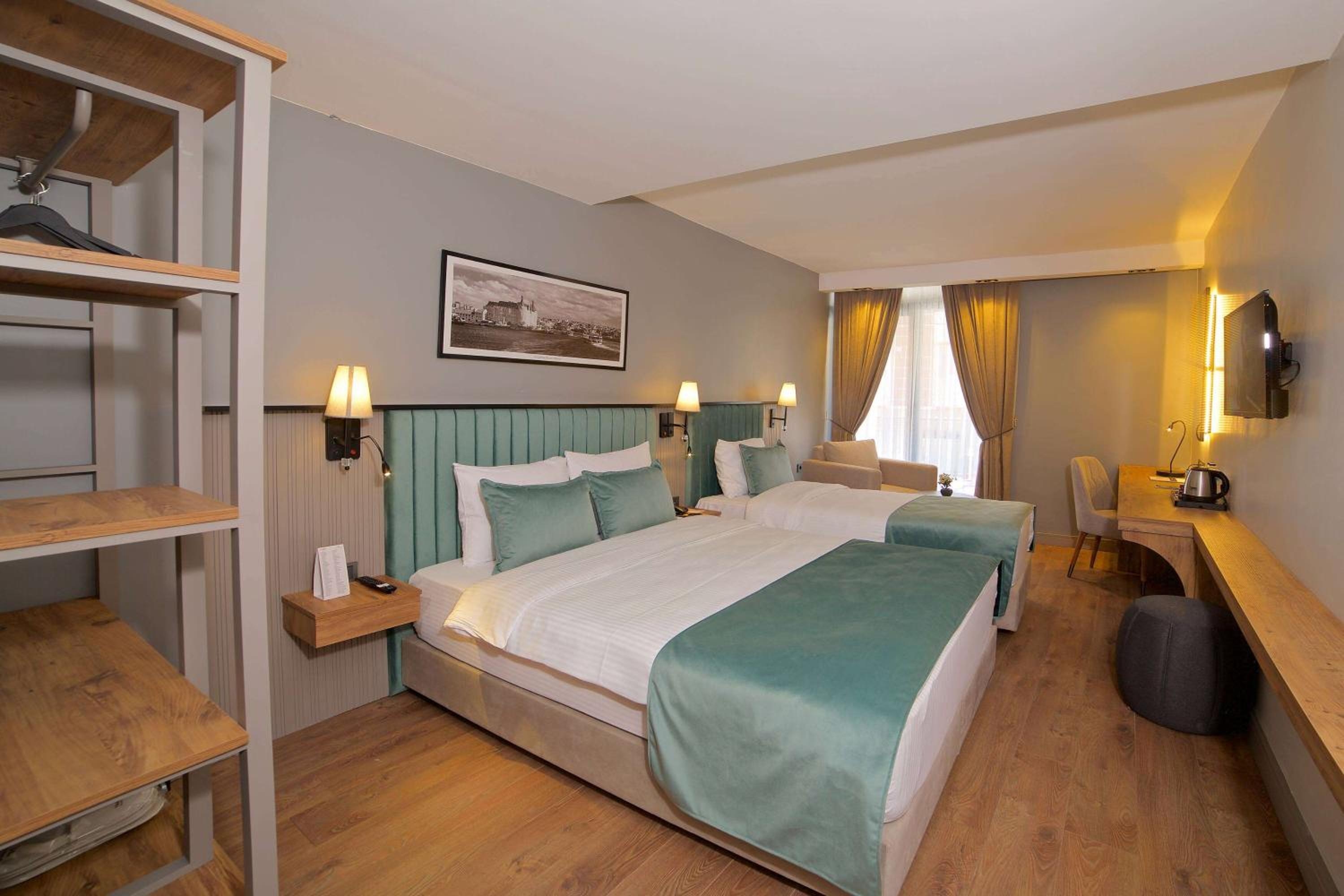 Foto de Days Inn by Wyndham Istanbul Arnavutkoy