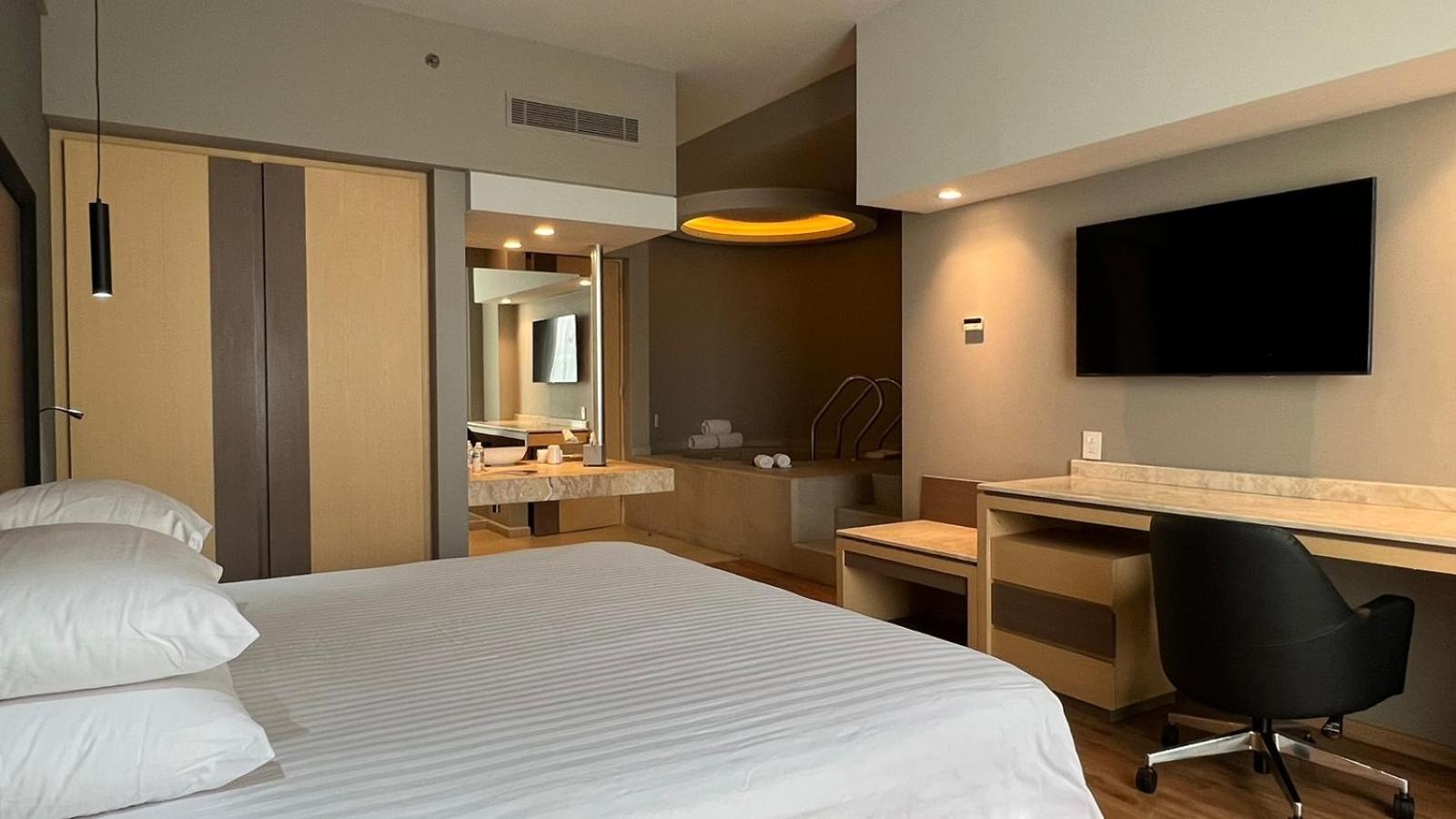 Foto de Ramada by Wyndham Mexico City Santa Fe