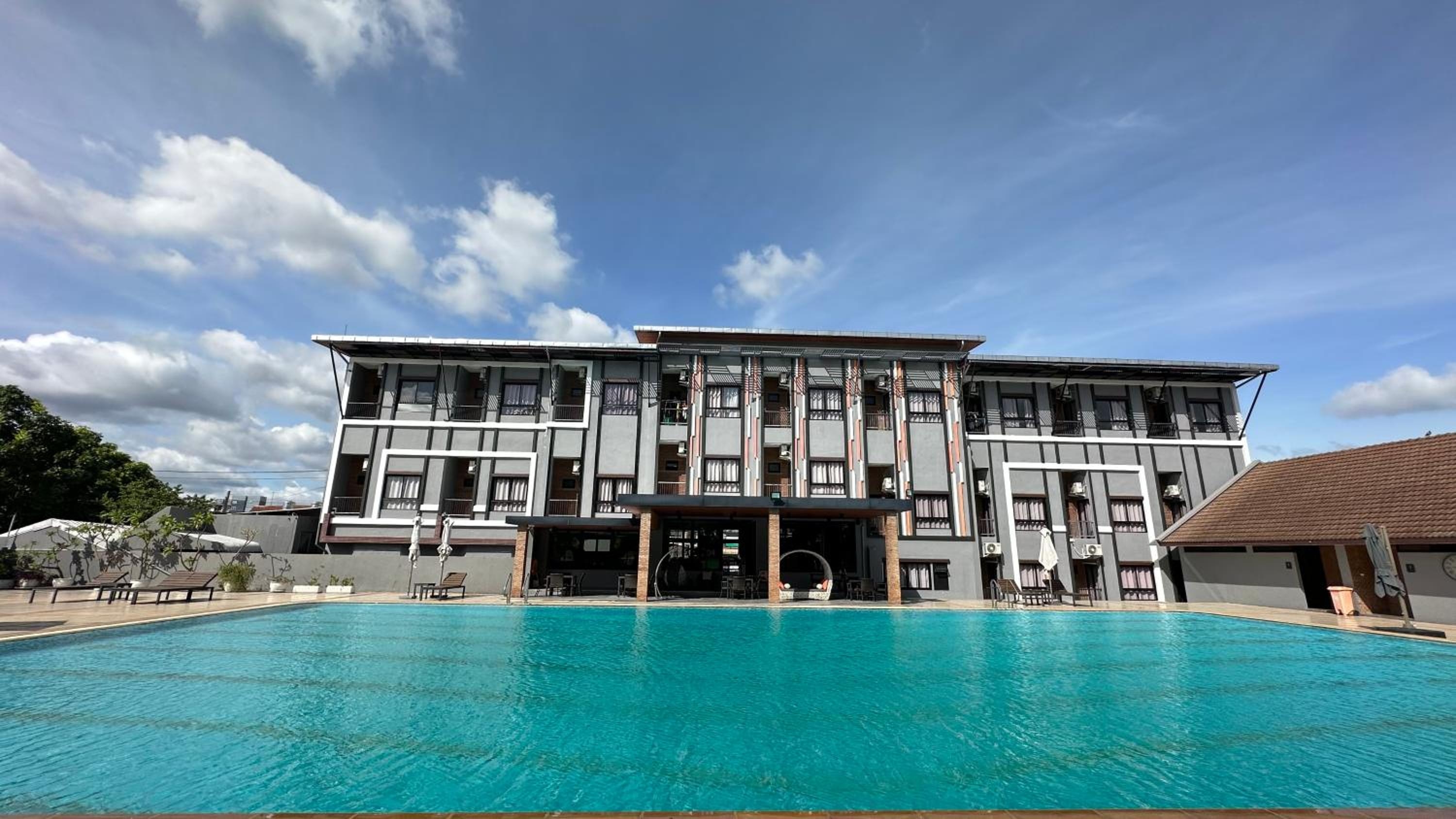 Buathong Pool Villa