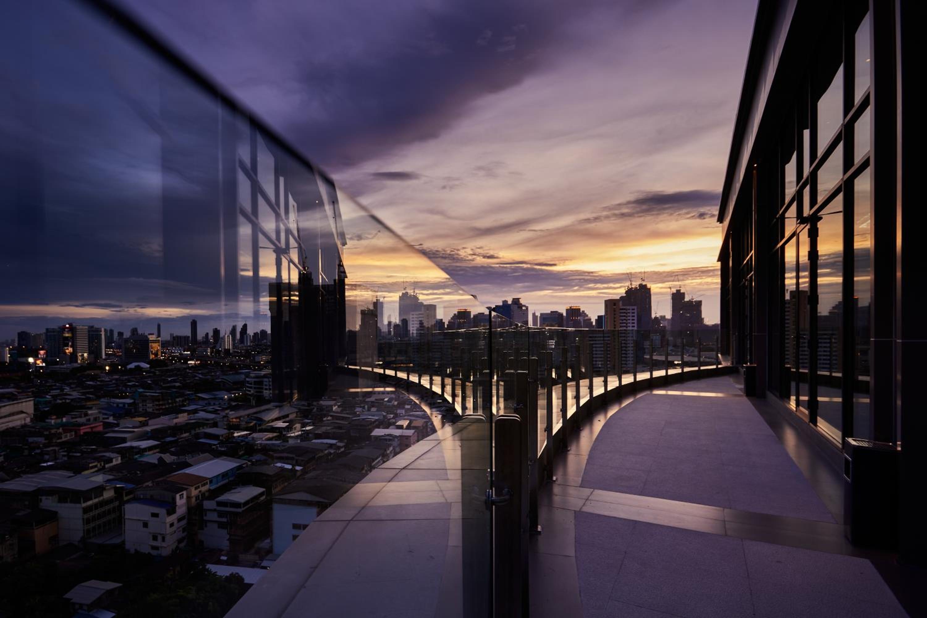 Foto de Valia Bangkok Sukhumvit 24 by Kingston Hotels