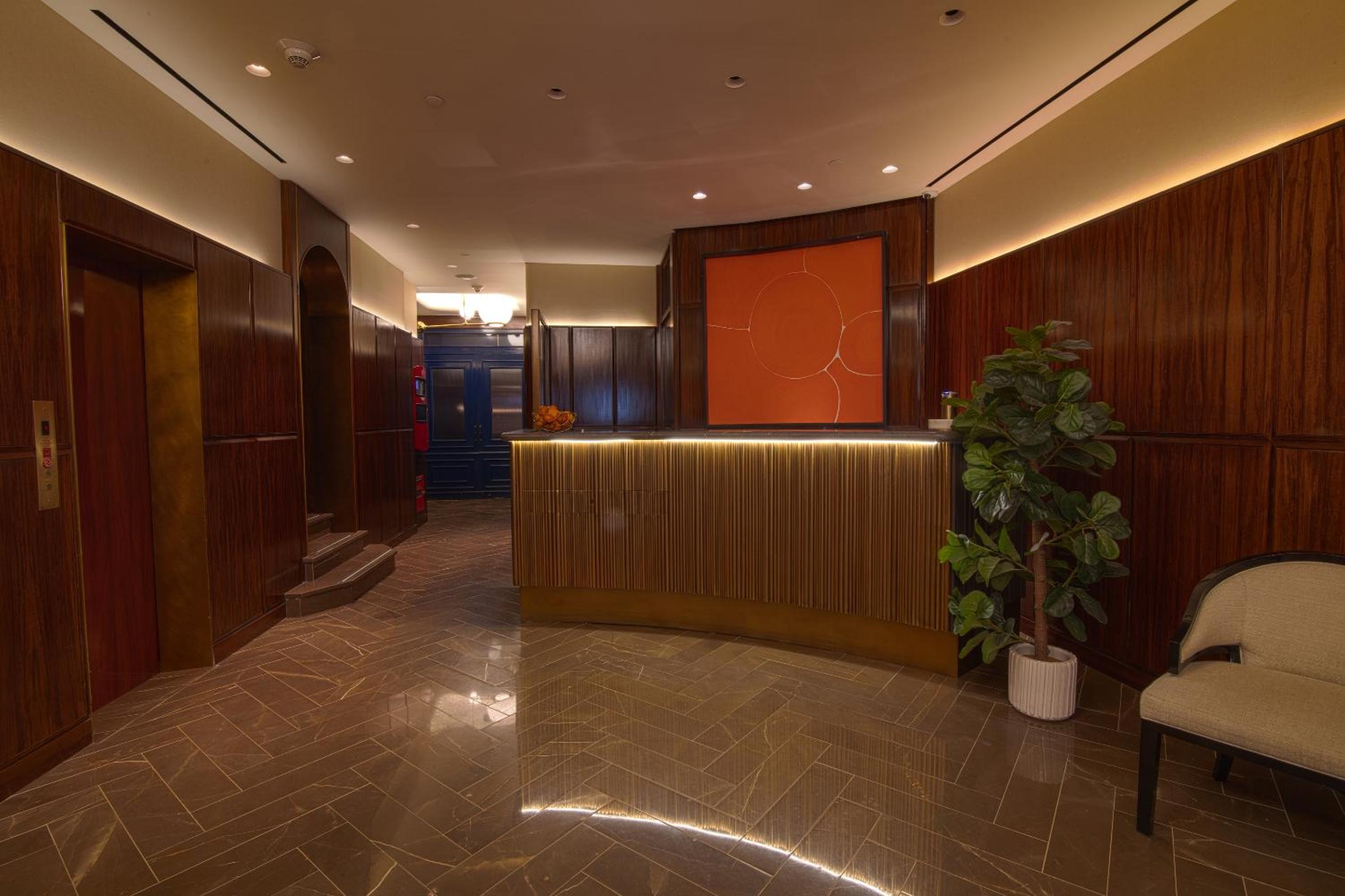 Foto de The Iroquois Times Square, a Small Luxury Hotel