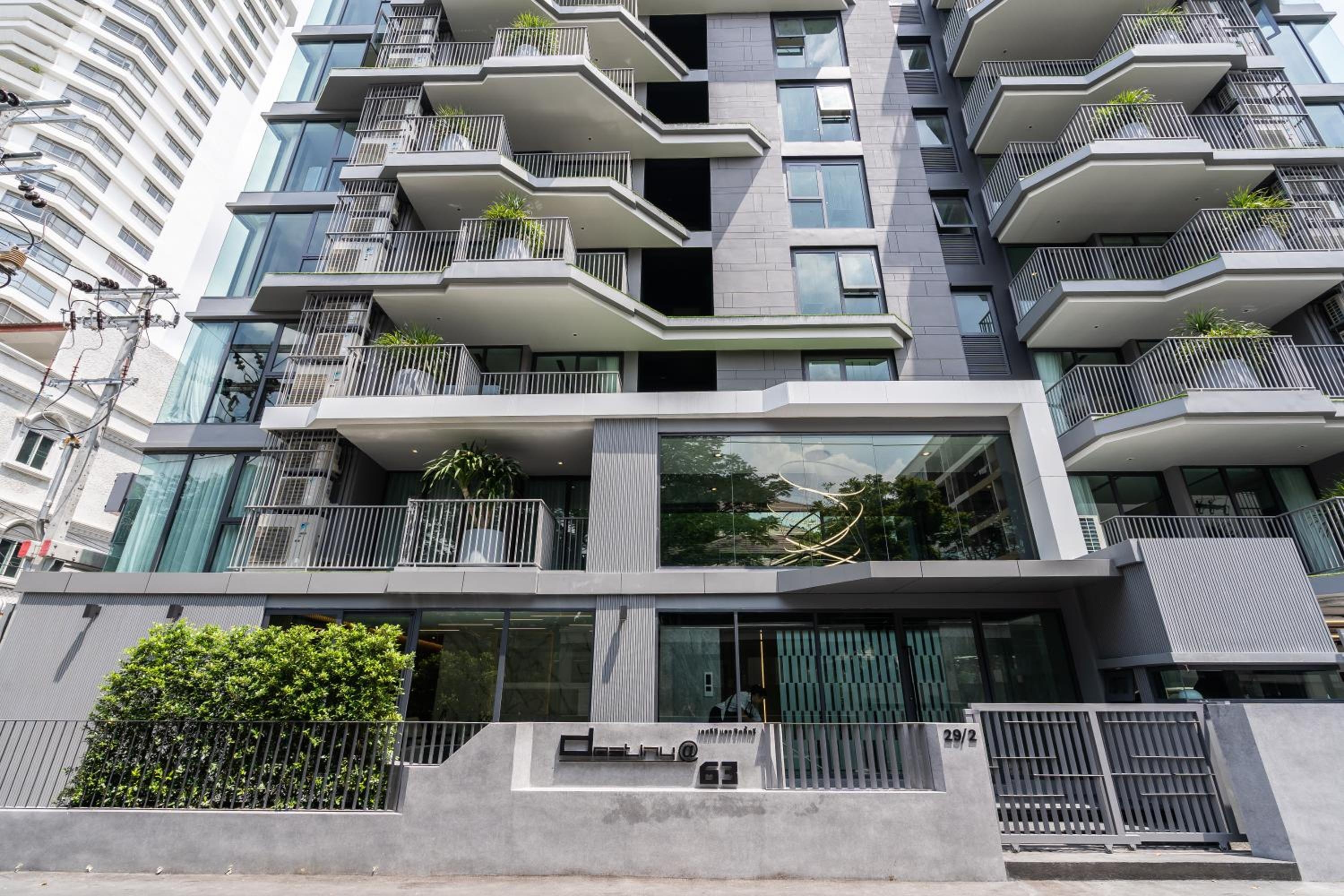 Destiny63 Ekamai Apartment