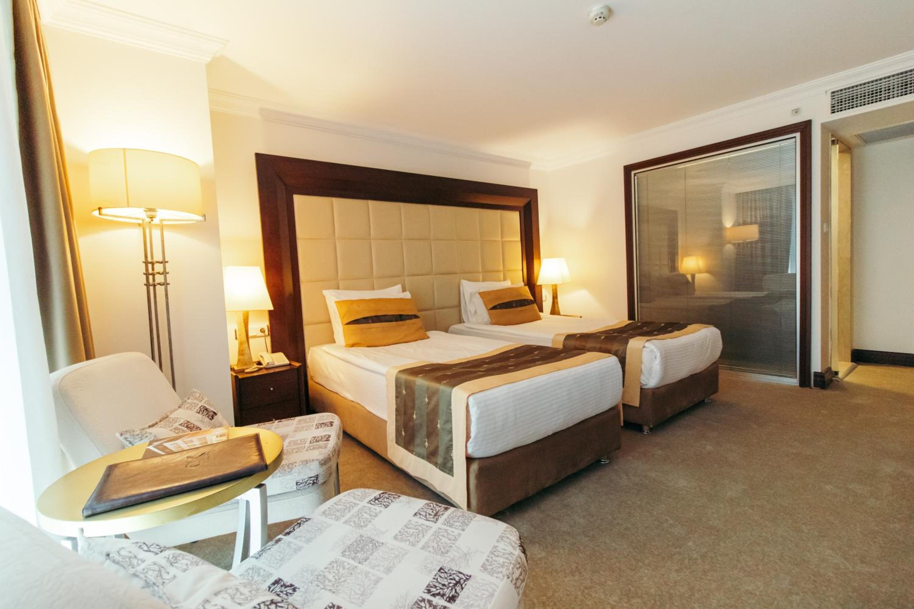 Foto de CK Farabi Hotel