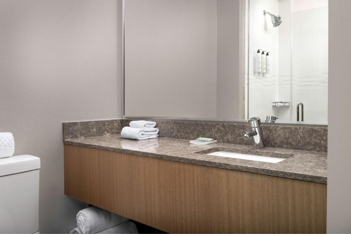 Foto de SpringHill Suites by Marriott New York Queens
