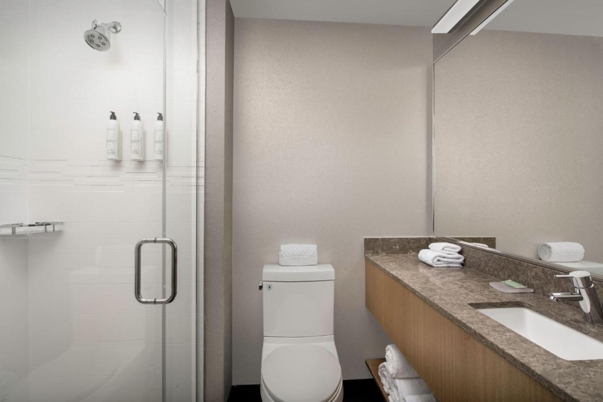 Foto de SpringHill Suites by Marriott New York Queens