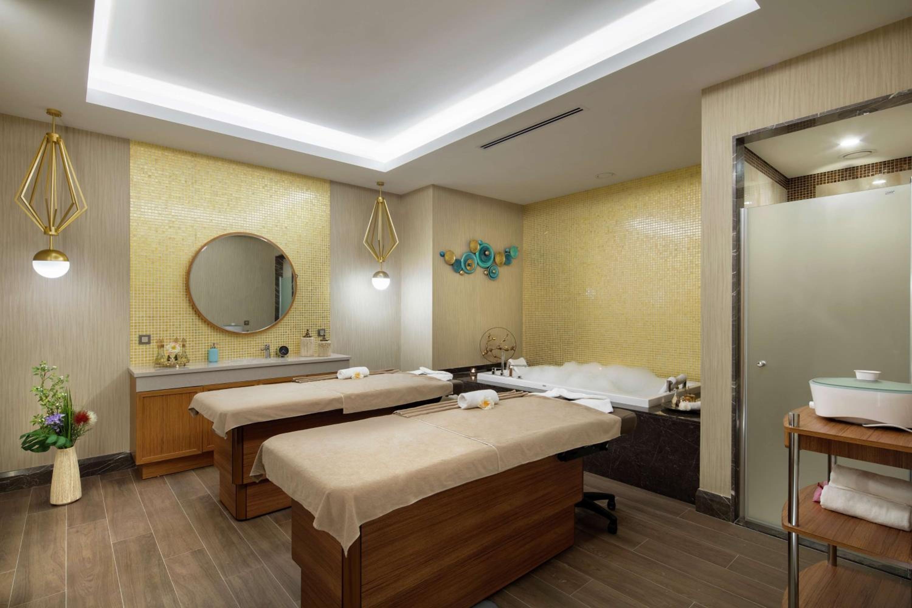 Foto de Doubletree By Hilton Antalya City Centre