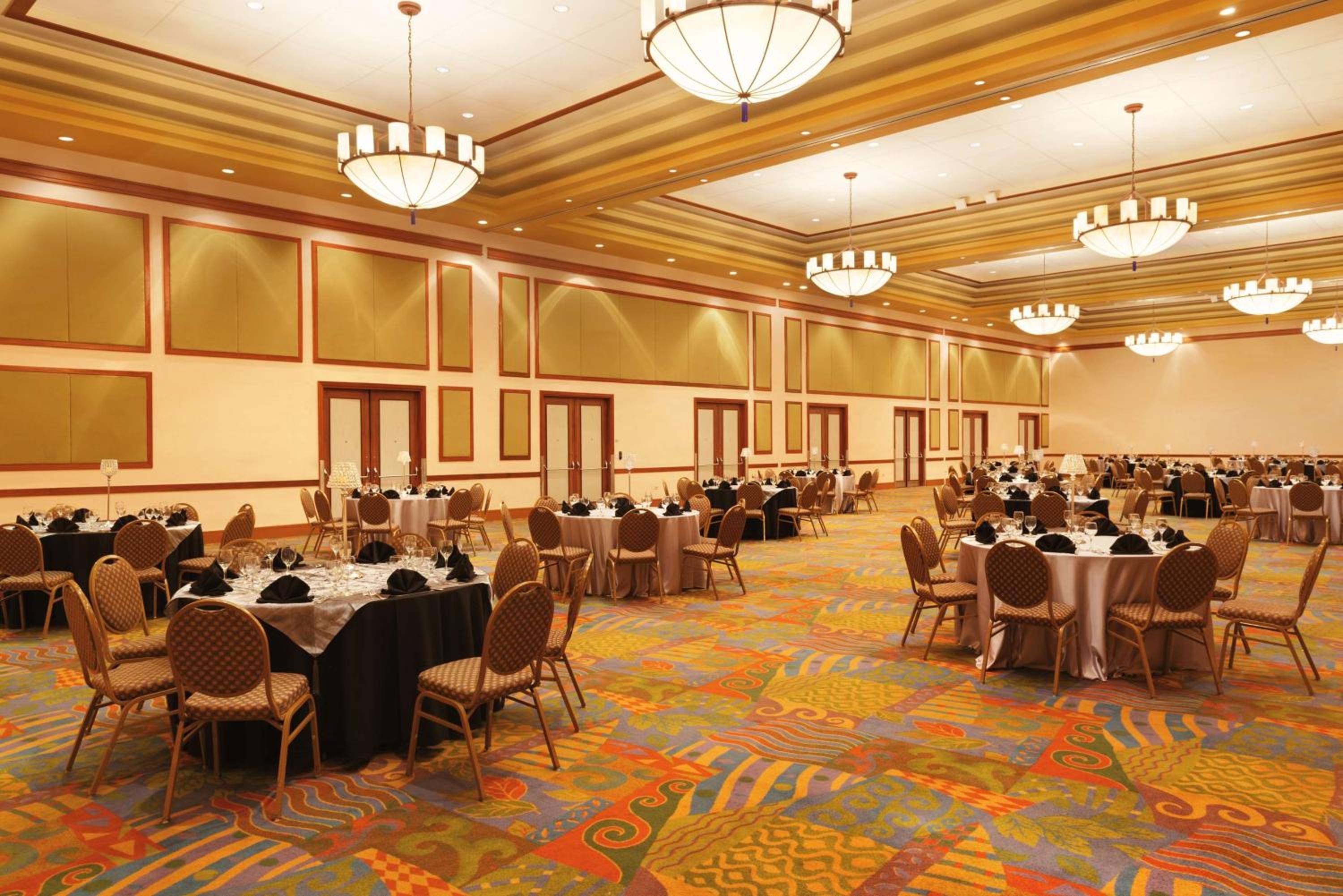 Foto de Embassy Suites by Hilton Dorado del Mar Beach Resort