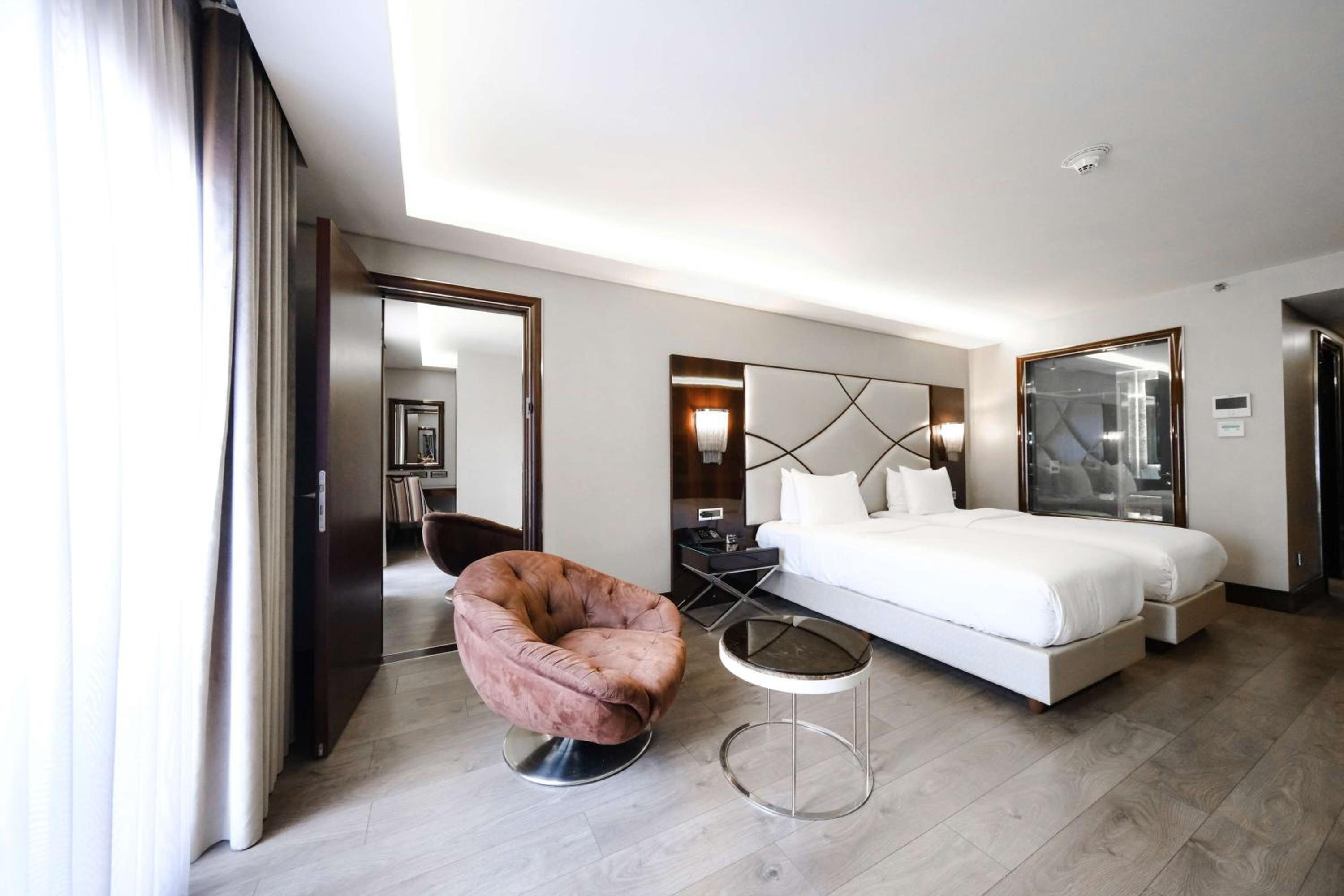 Foto de DoubleTree by Hilton Istanbul Gayrettepe