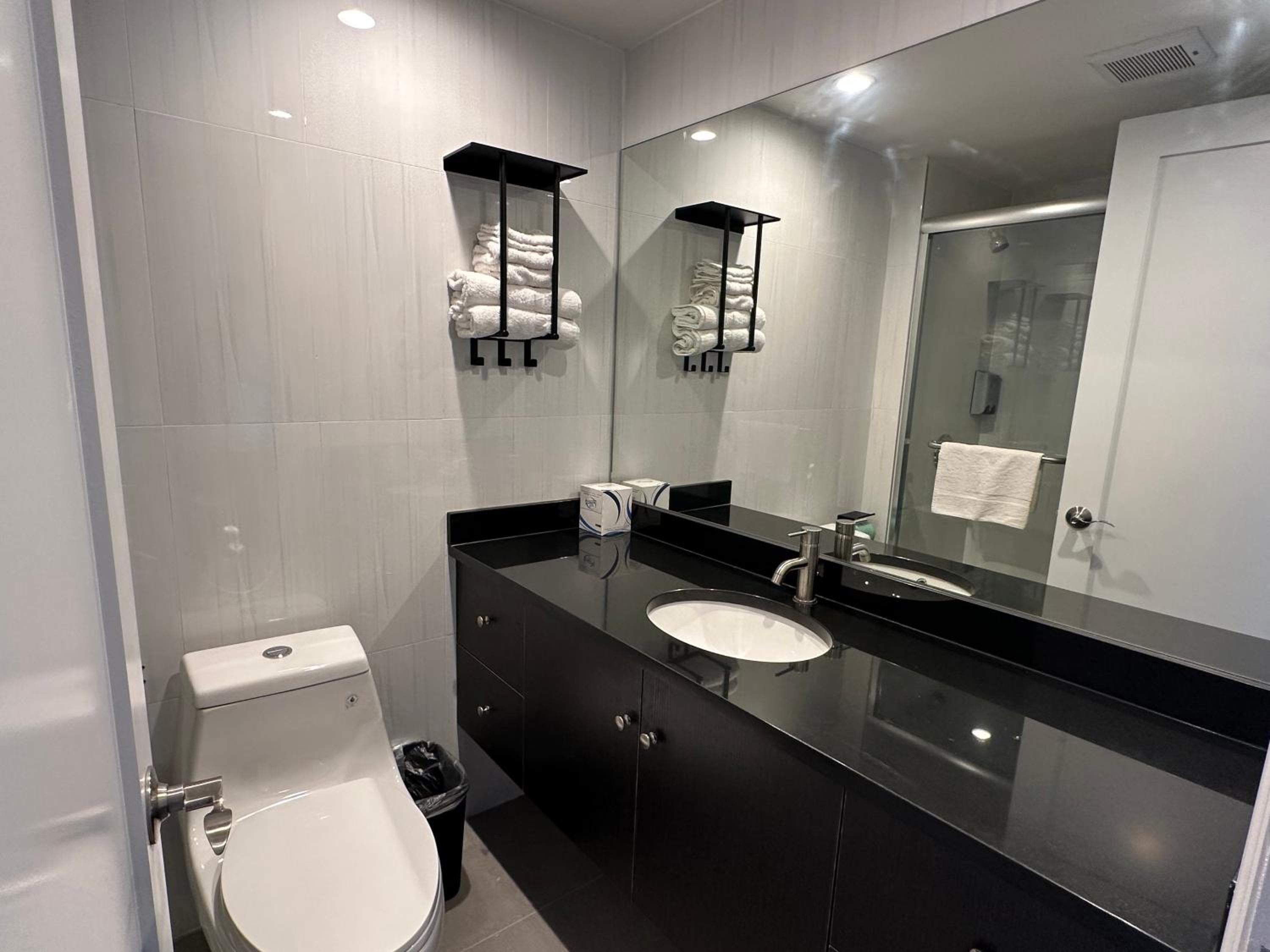 Foto de Regal Inn & Suites New York LaGuardia Hotel