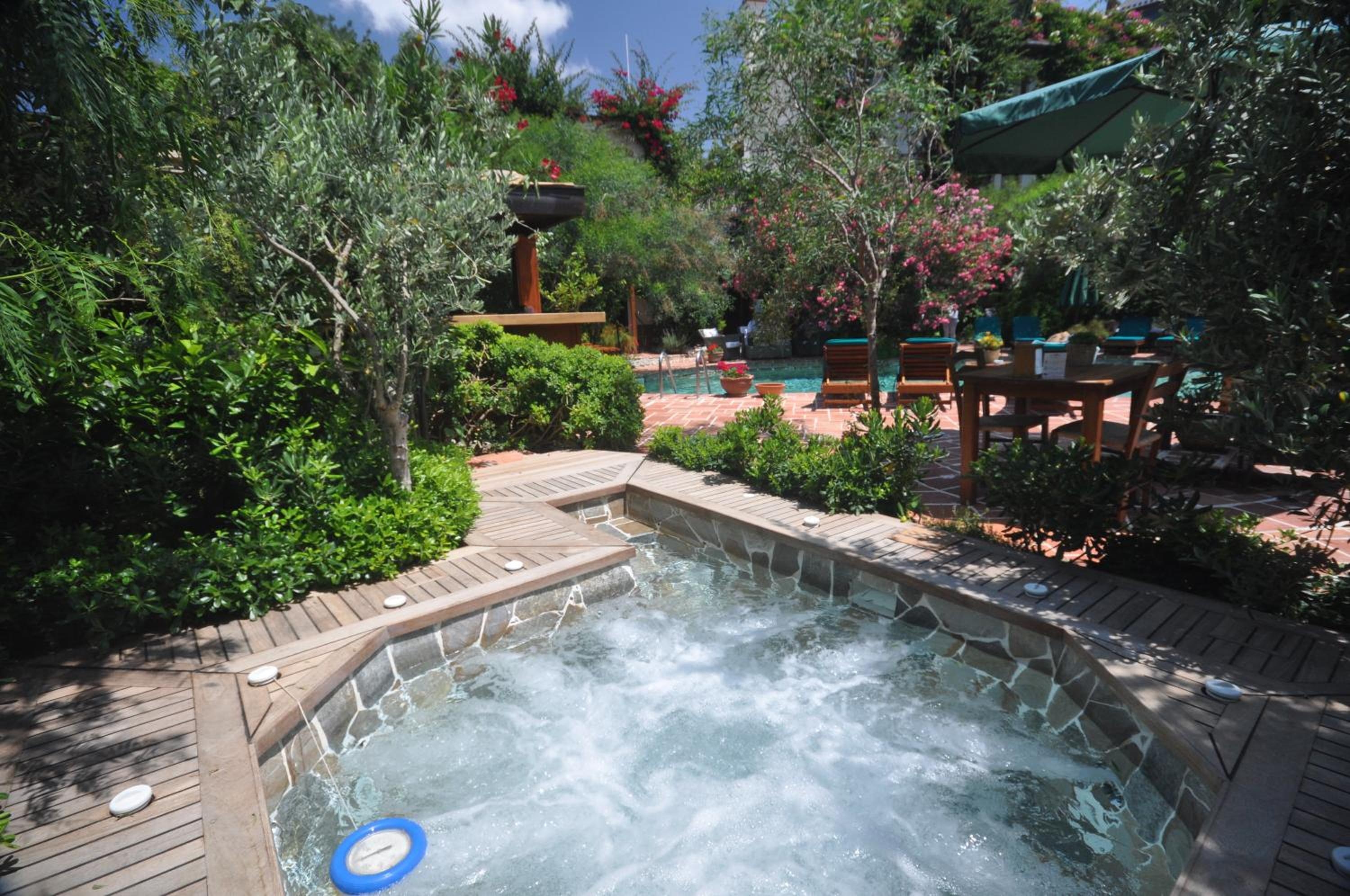 Foto de El Vino Hotel & Suites