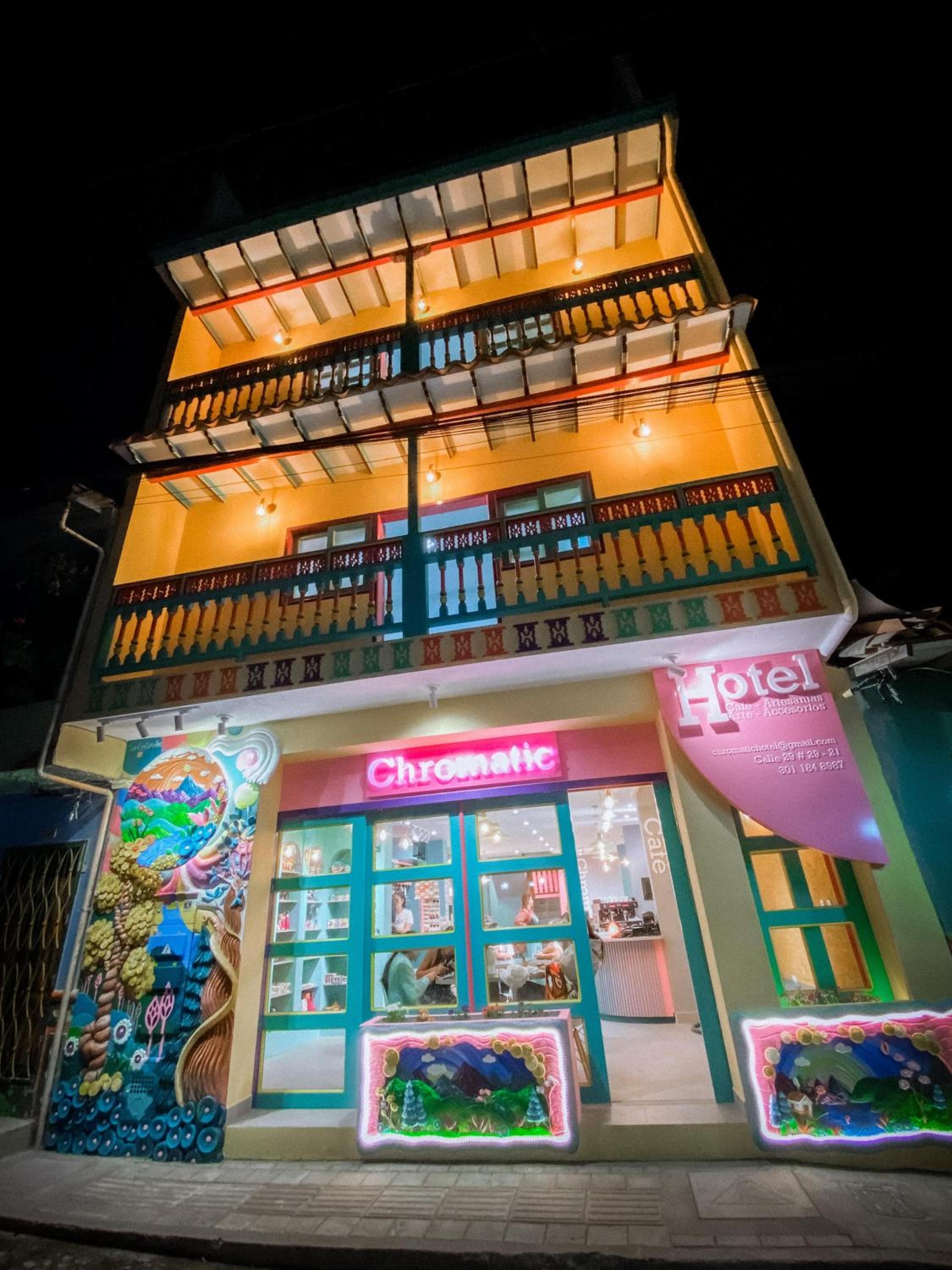 Hotel Chromatic · 3n · Solo habitación · Guatapé