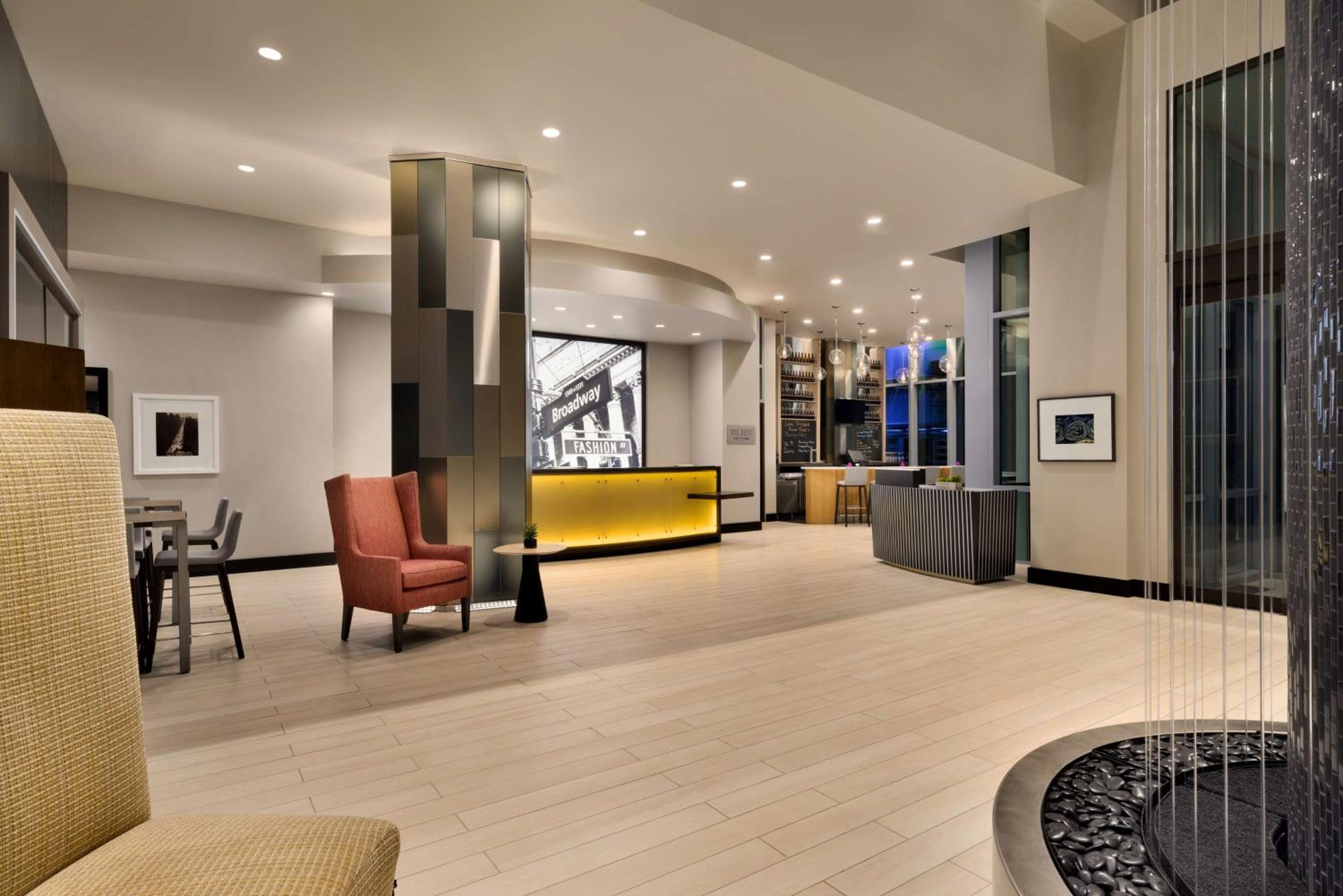 Foto de Newly Renovated Embassy Suites By Hilton New York Manhattan Times Square