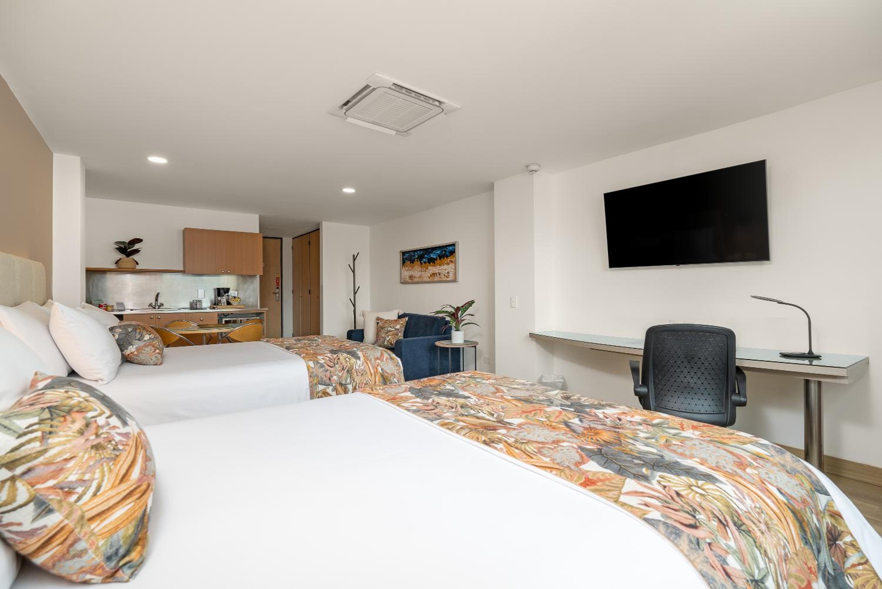 Novelty Suites Hotel - Oviedo Mall, Poblado