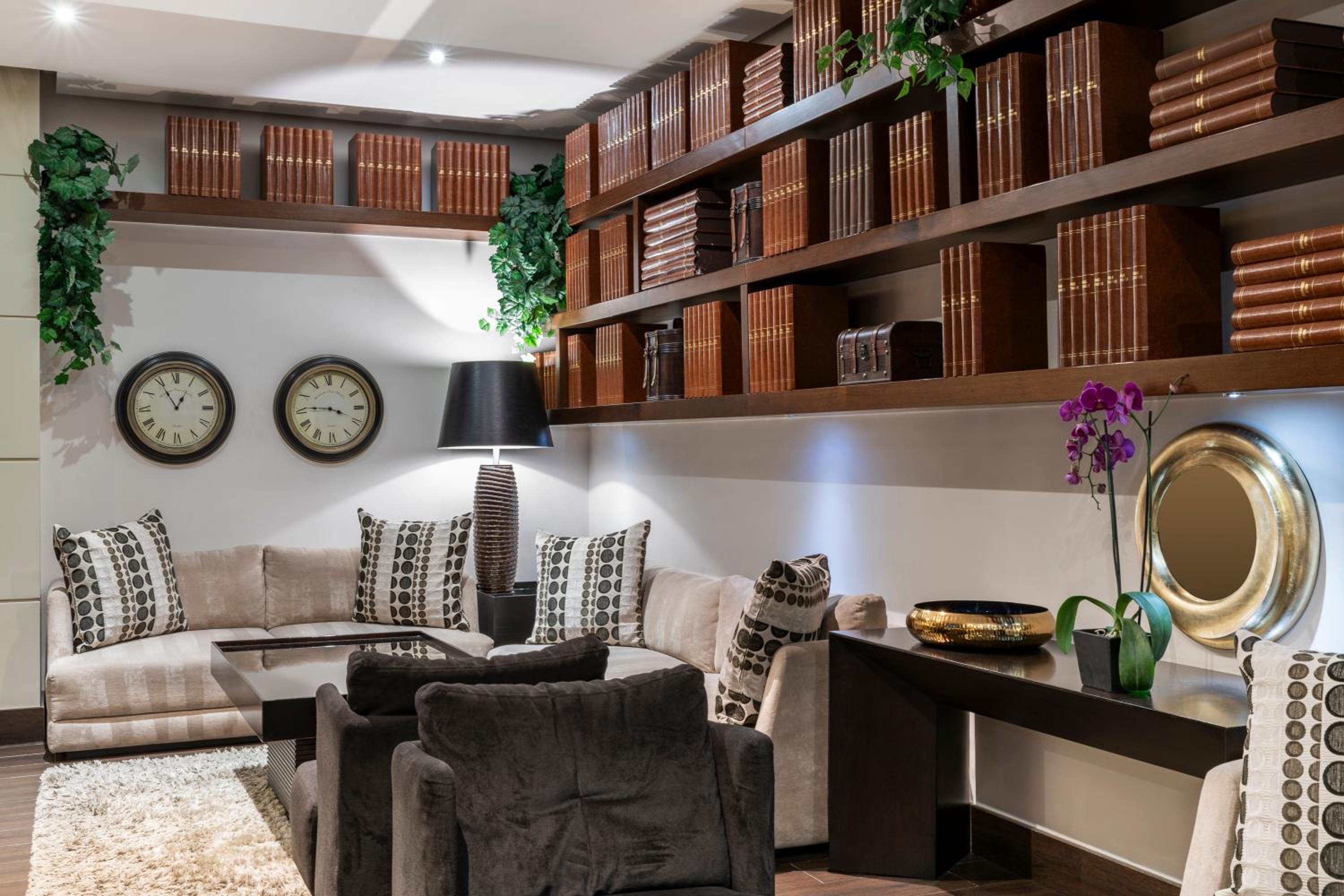 Foto de Hotel 93 Luxury Suites by Preferred