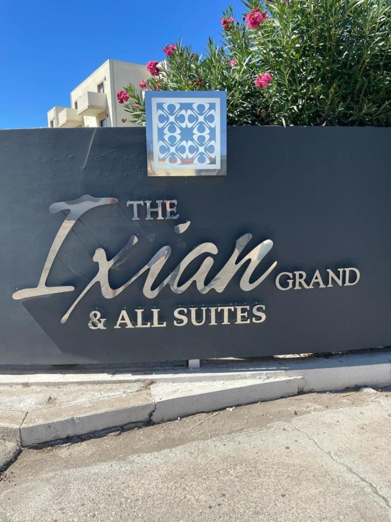 Foto de The Ixian Grand & All Suites - Adults Only Hotel