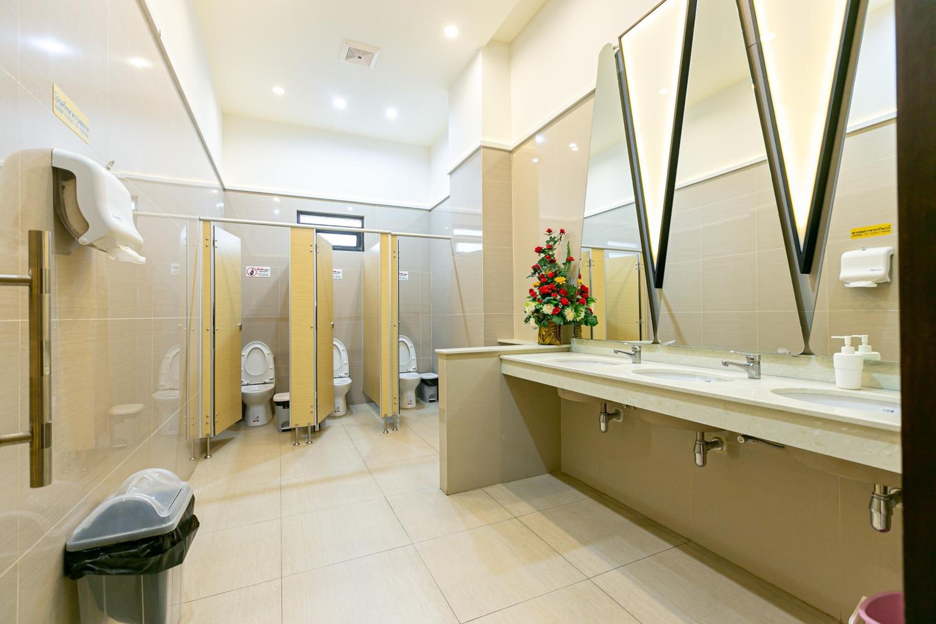Foto de Grand Ratchapruek Hotel