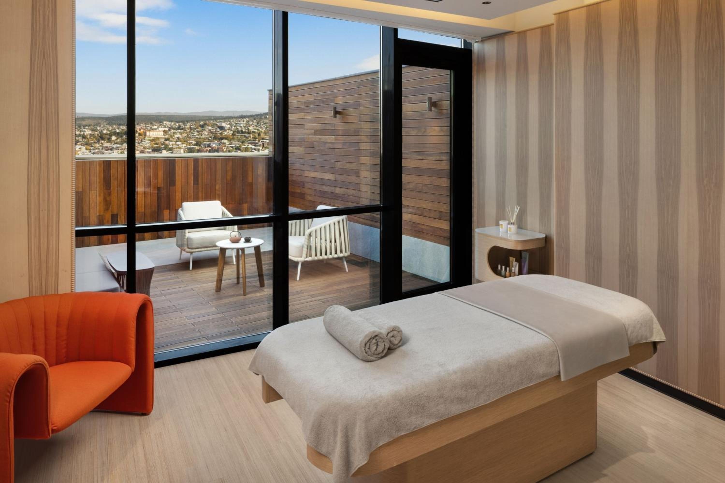 Foto de Paragraph Freedom Square, a Luxury Collection Hotel, Tbilisi
