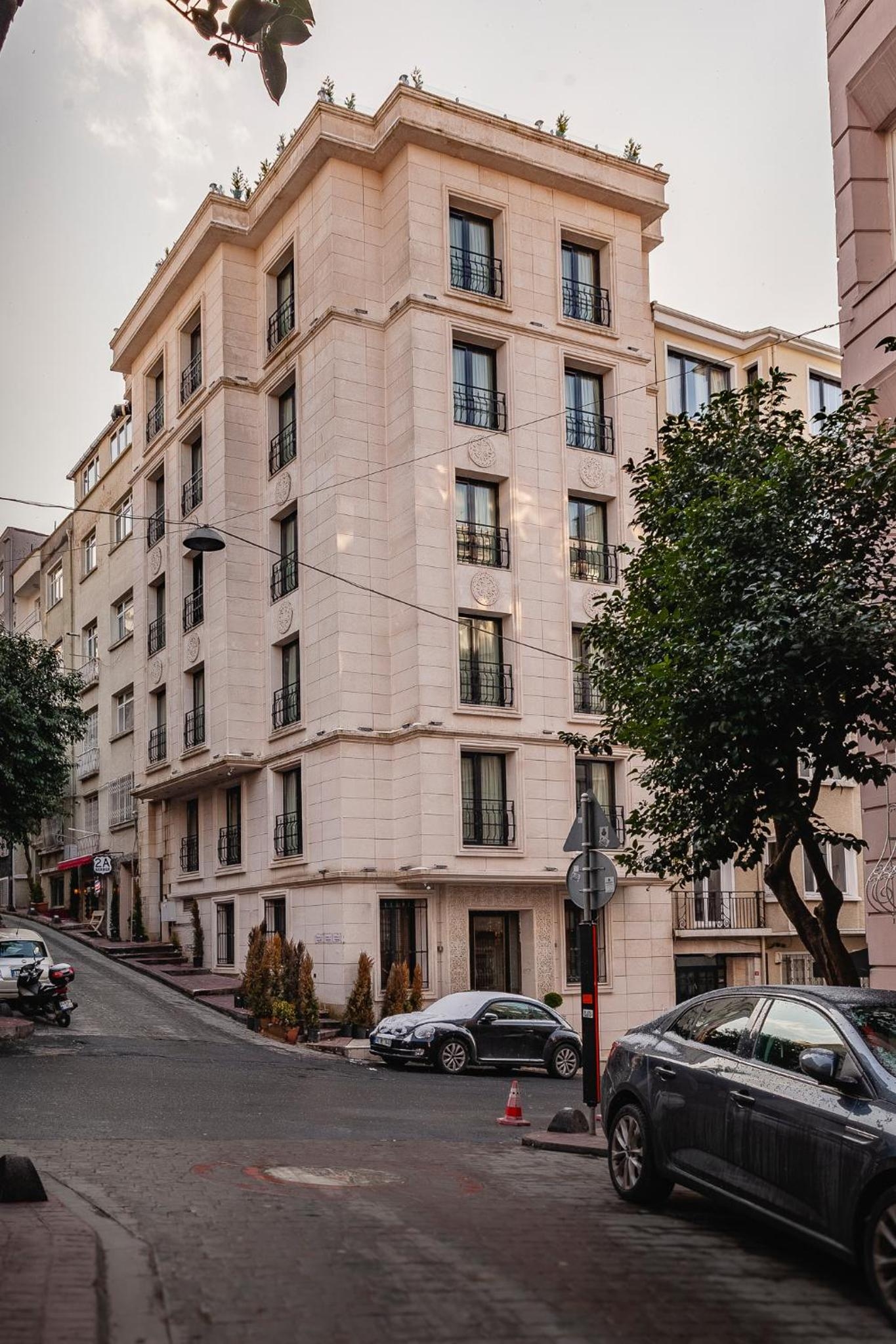 Lord Morgan & Exclusive Design Residence Cihangir