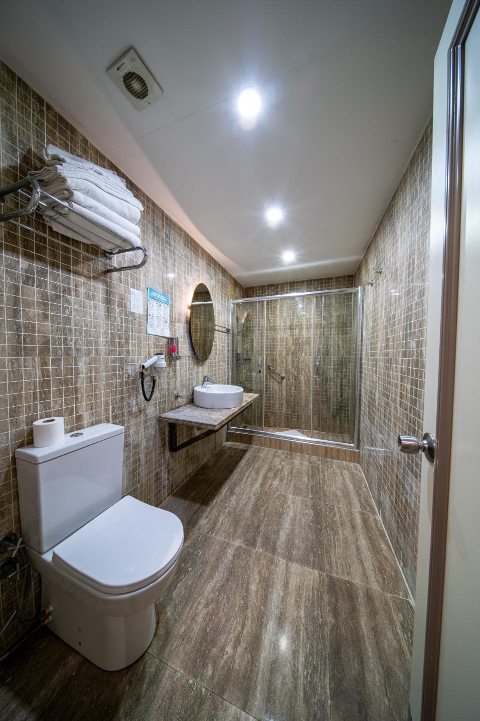 Foto de All Seasons Hotel
