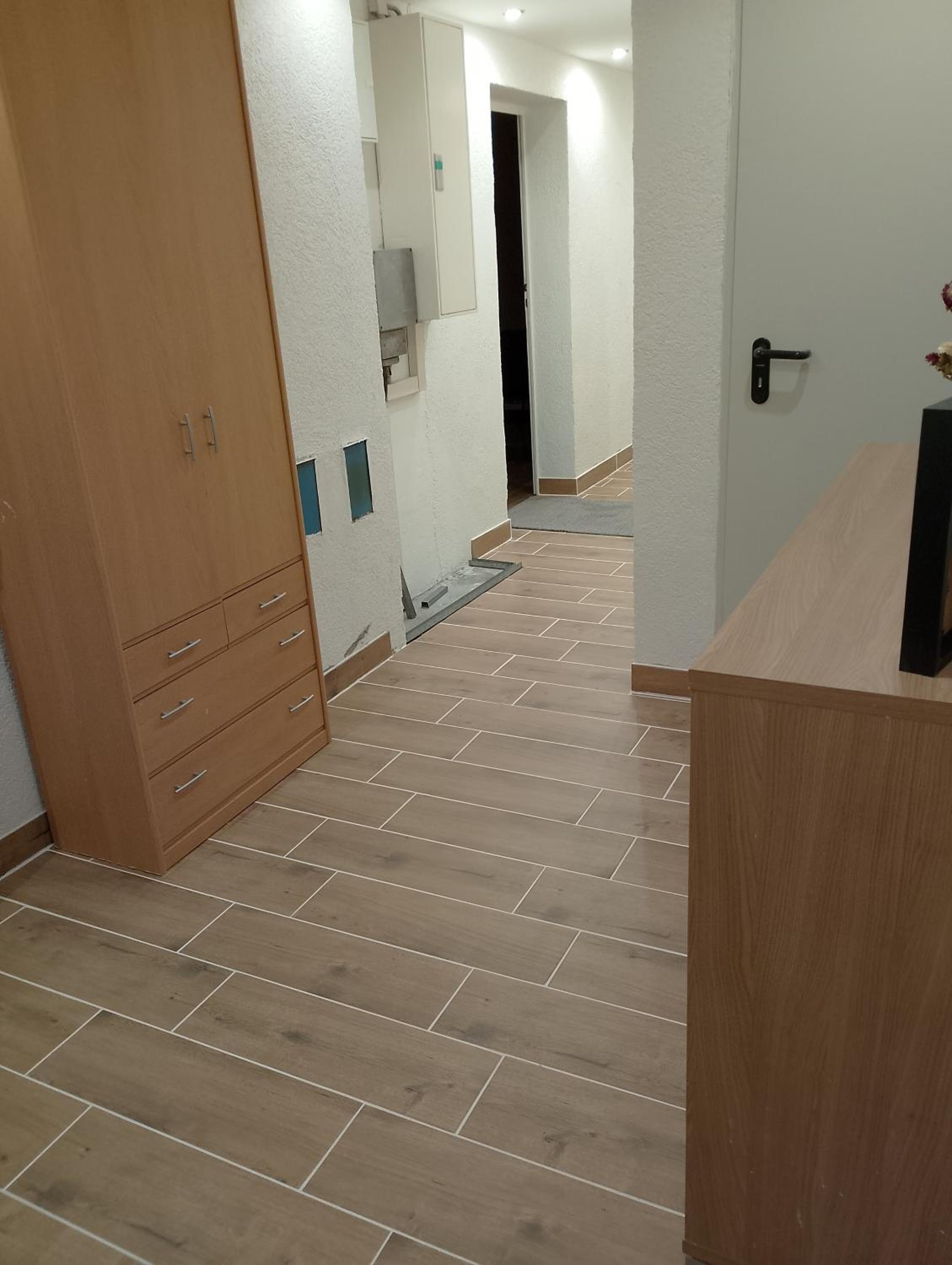 Foto de Helles Doppelzimmer im Untergeschoss mit Bad im Grünen nahe Potsdam