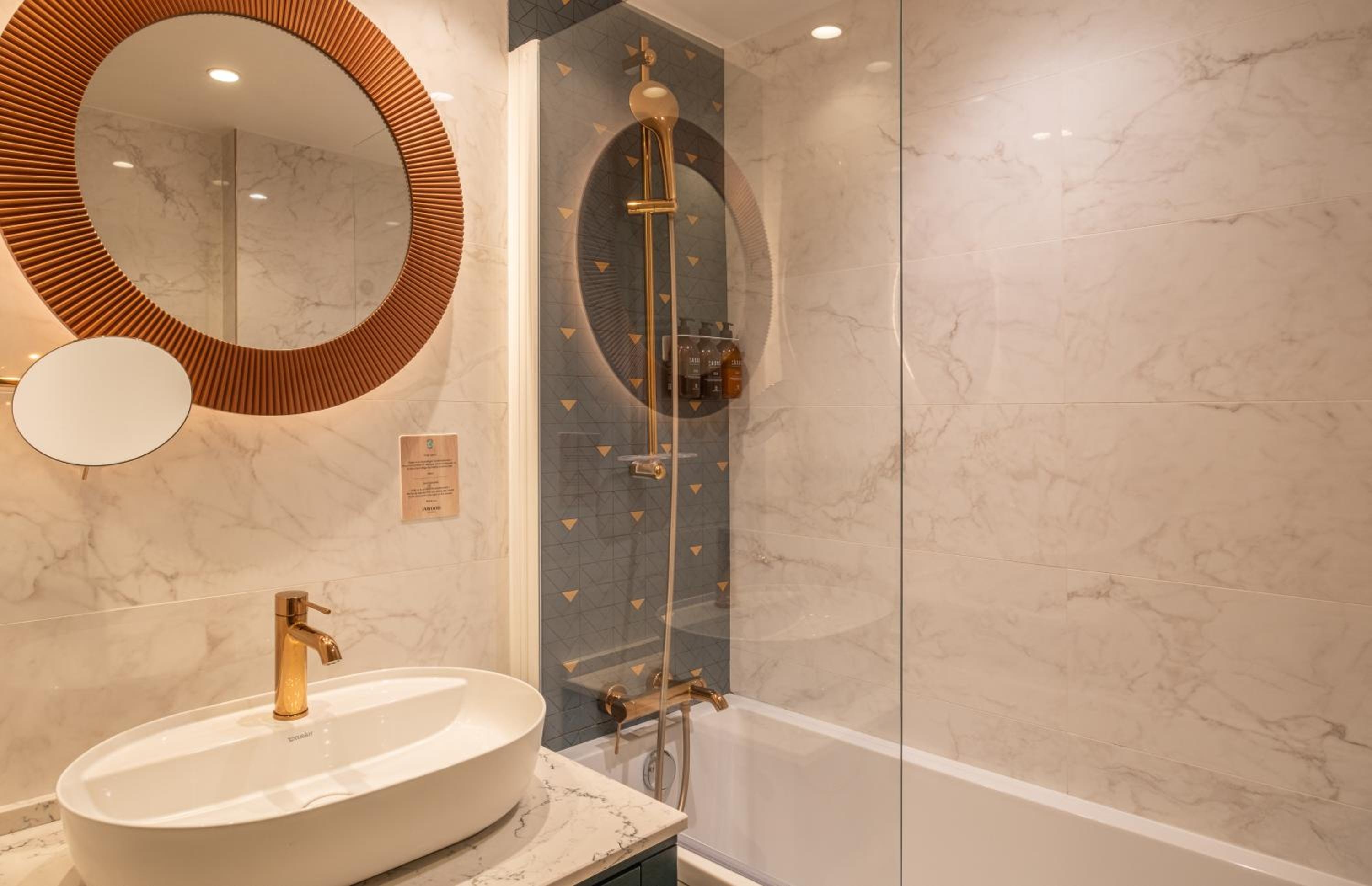 Foto de Hôtel Le Tourville by Inwood Hotels