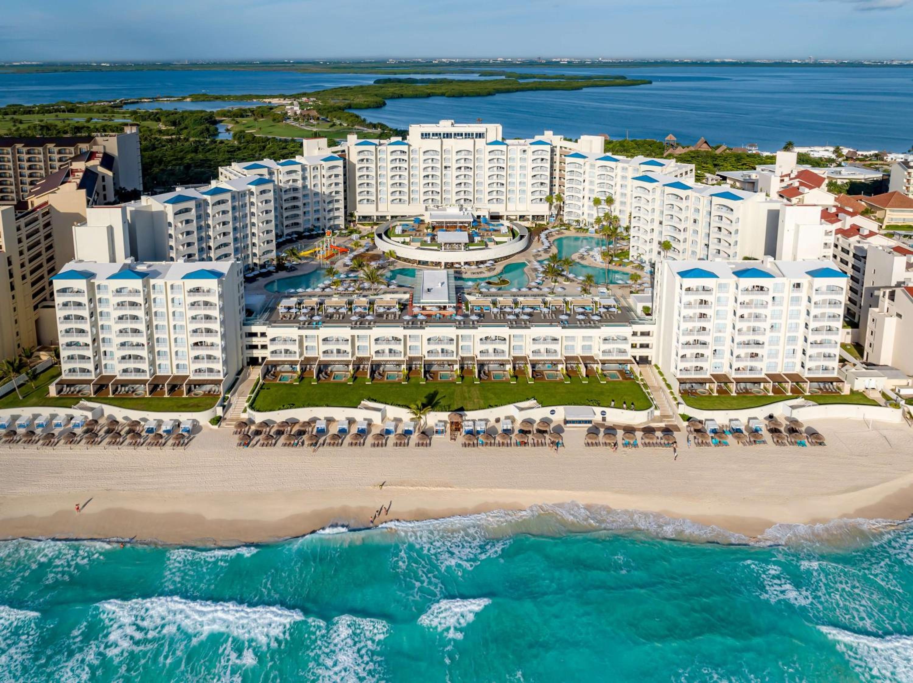 Hilton Cancun Mar Caribe All-Inclusive Resort · 3n · Todo incluido · Cancún
