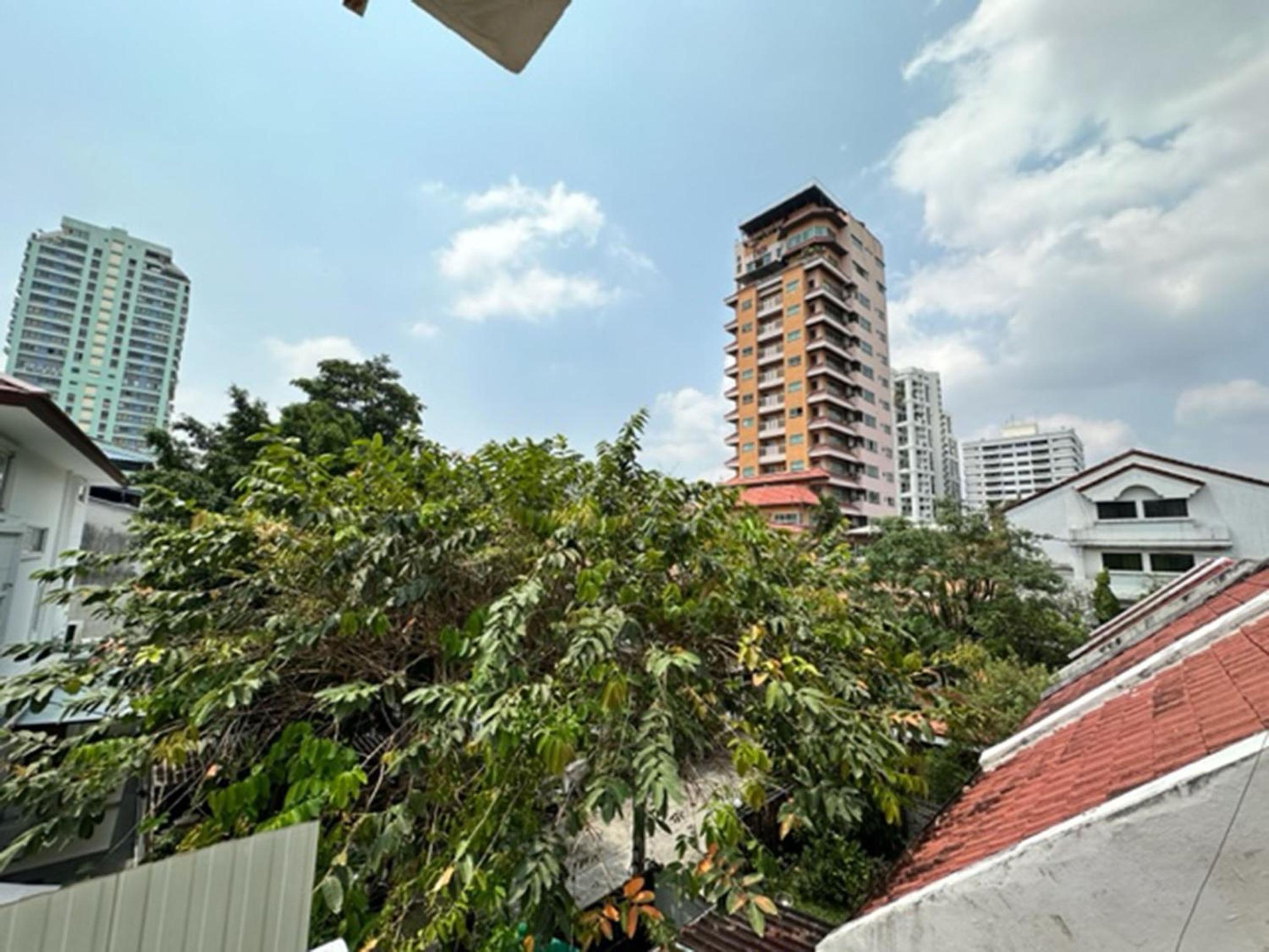 Foto de Sawasdee Hotel @ Sukhumvit Soi 8