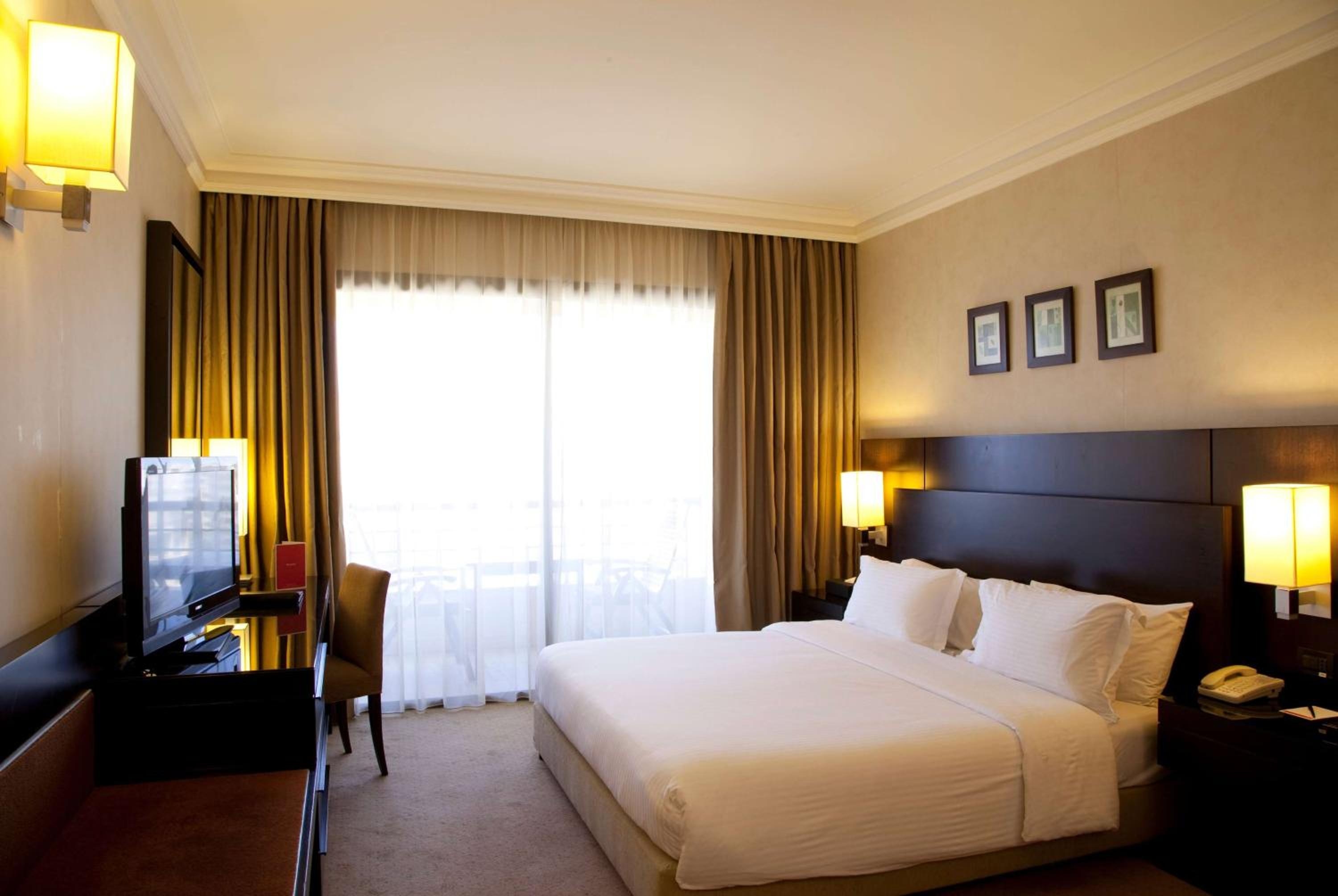 Foto de Ramada Plaza by Wyndham Beirut Raouche