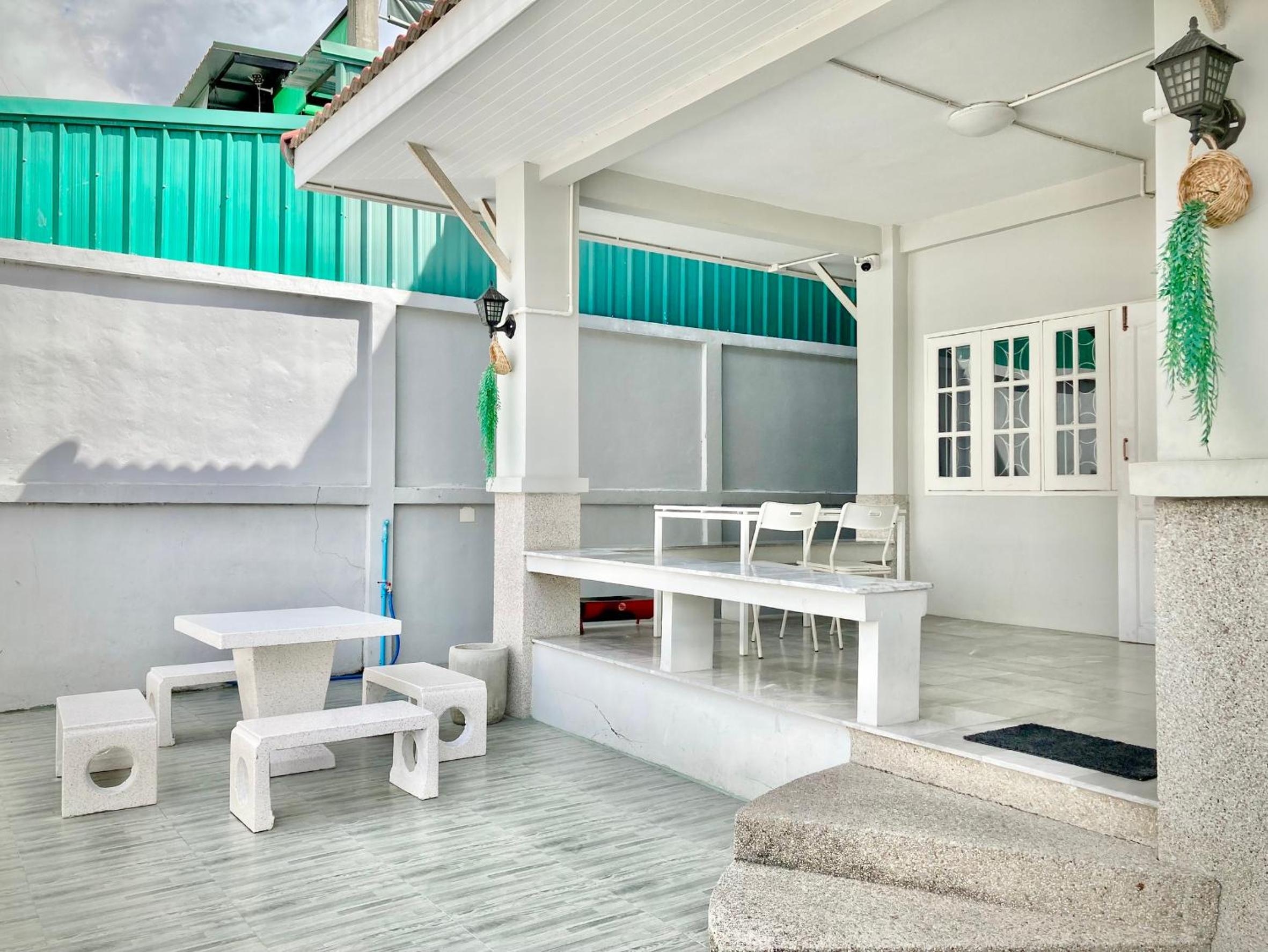 บ้านพักบางแสน บ้านชนัญญา BaanChananya